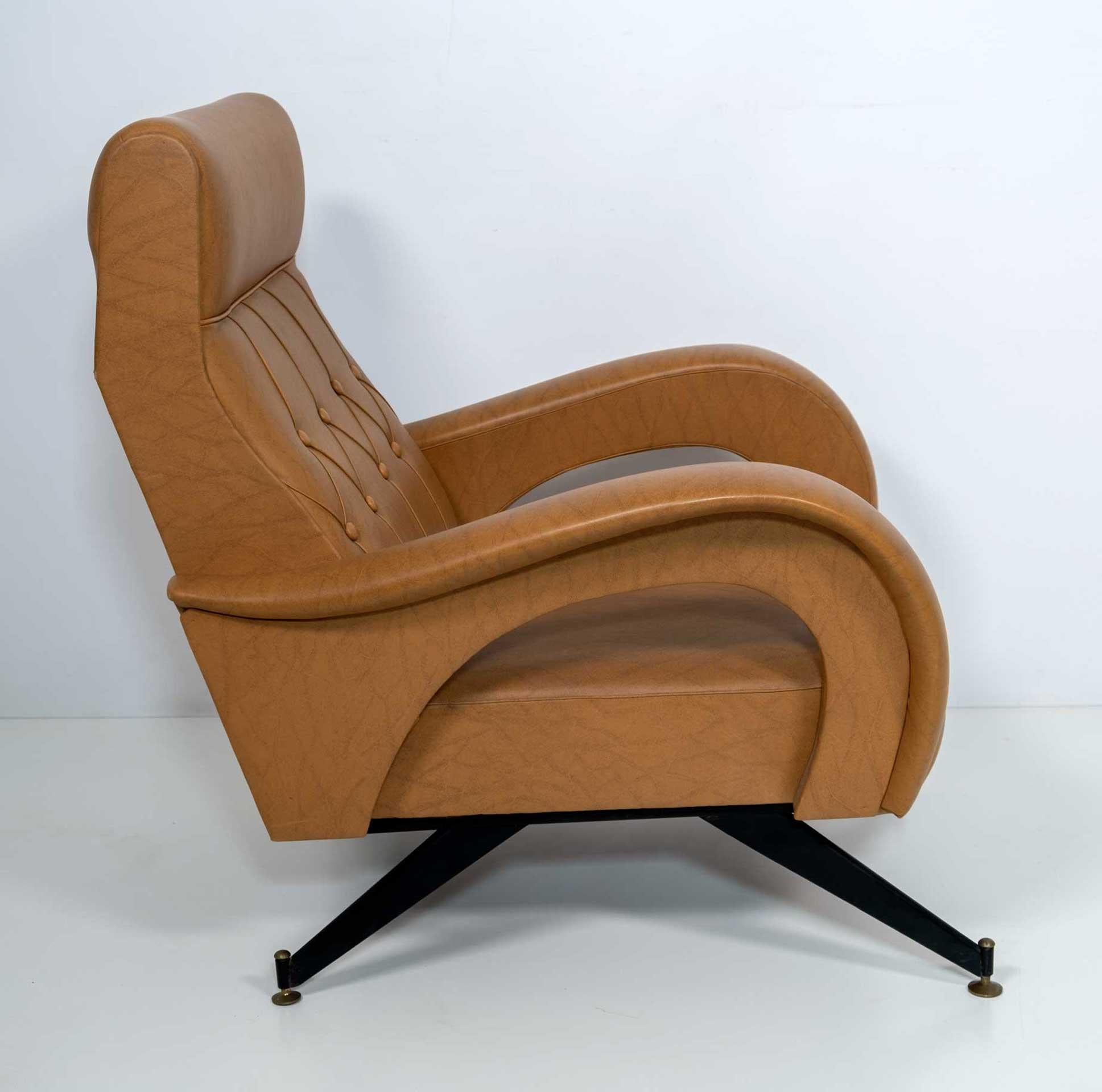 Marco Zanuso Style Mid-Century Modern Italian Leather Lounge Chair, 1970s For Sale 1