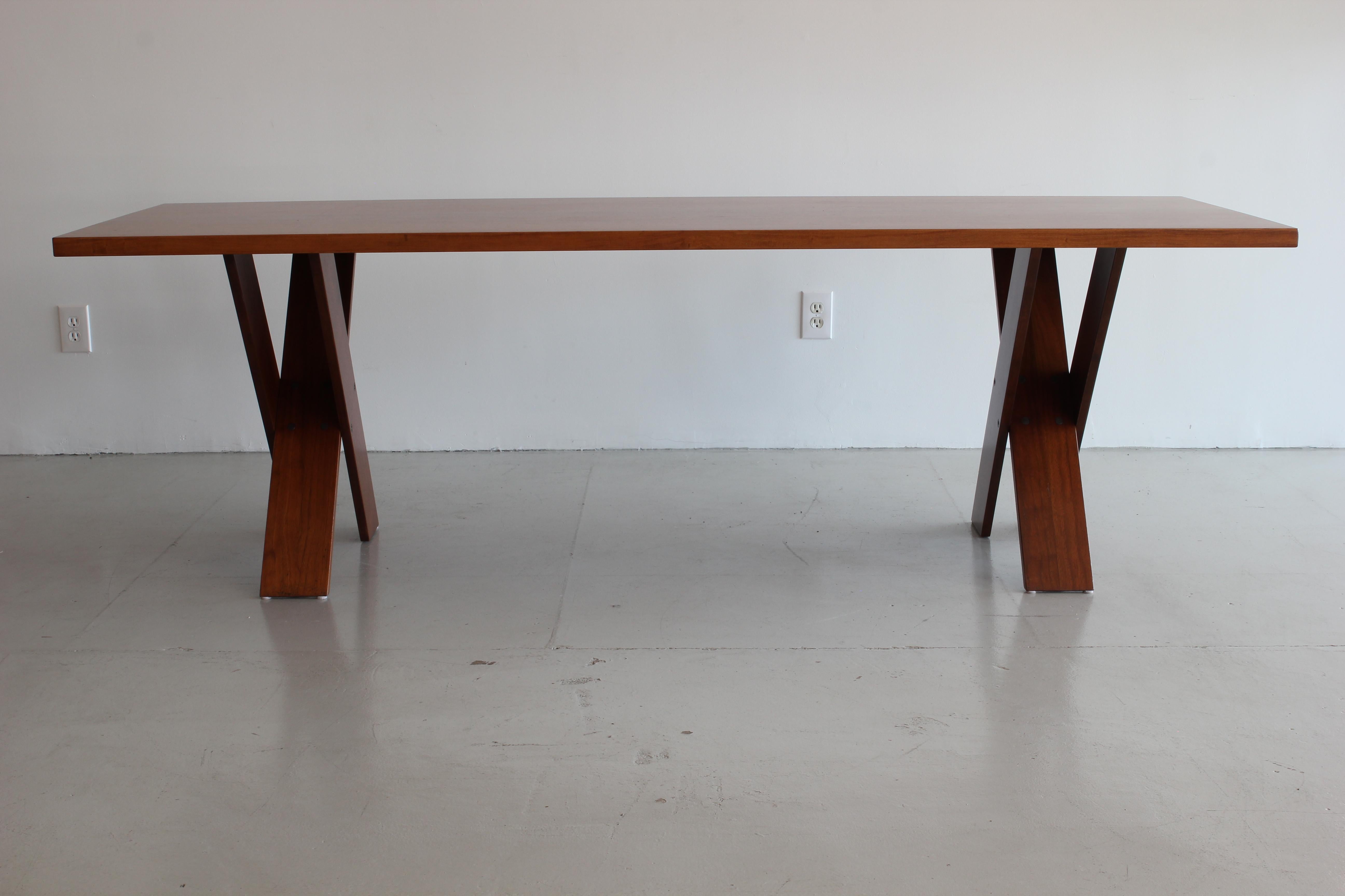 Marco Zanuso Walnut Dining Table for Poggi In Good Condition In Beverly Hills, CA