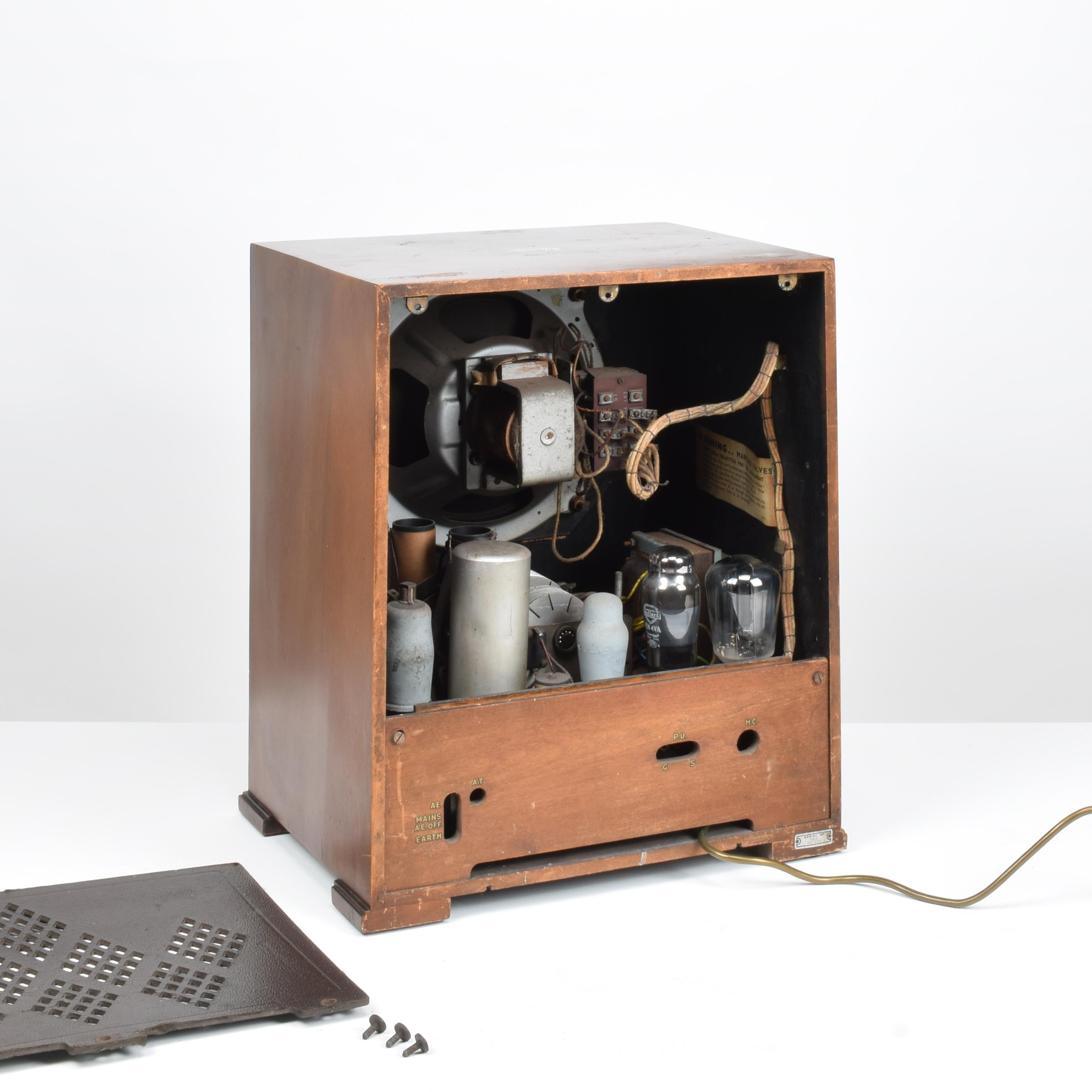 Britannique Marconi, Royaume-Uni, Radio Modèle 246A, art déco des années 1930, valve/tube sans fil, table super ! en vente