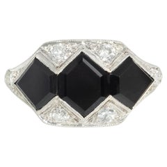 Marcus & Co. Anillo Art Déco de ónix y diamantes