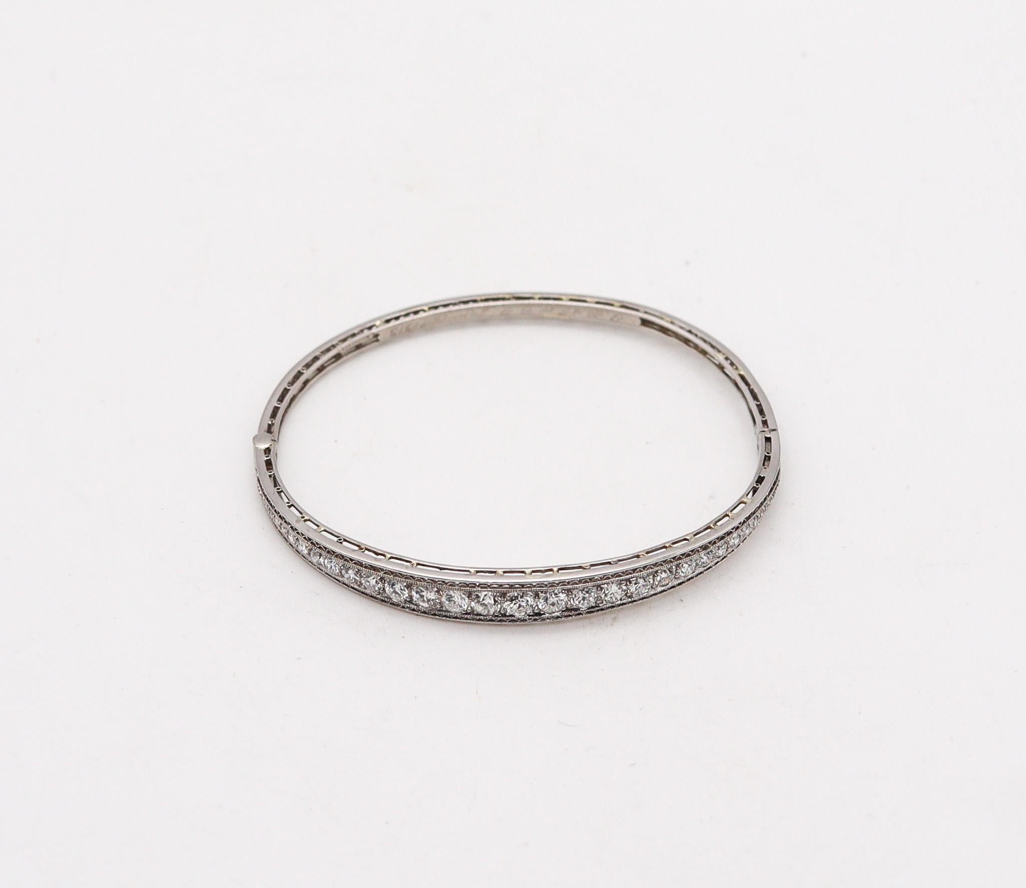 Marcus & Co. 1910 Edwardian Bangle Bracelet In Platinum With 3.16 Ctw In Diamond In Excellent Condition For Sale In Miami, FL