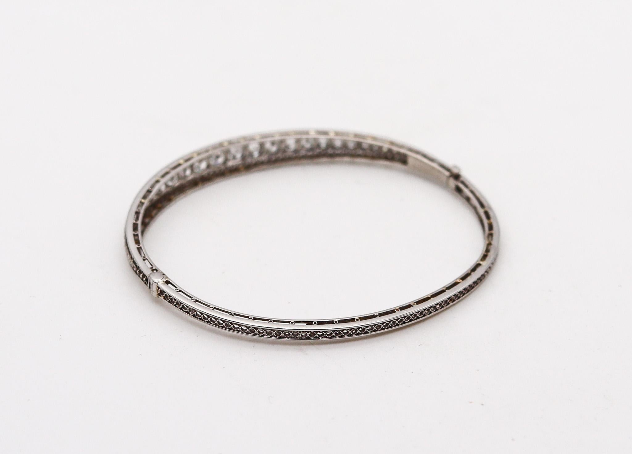 Marcus & Co. 1910 Edwardian Bangle Bracelet In Platinum With 3.16 Ctw In Diamond For Sale 1