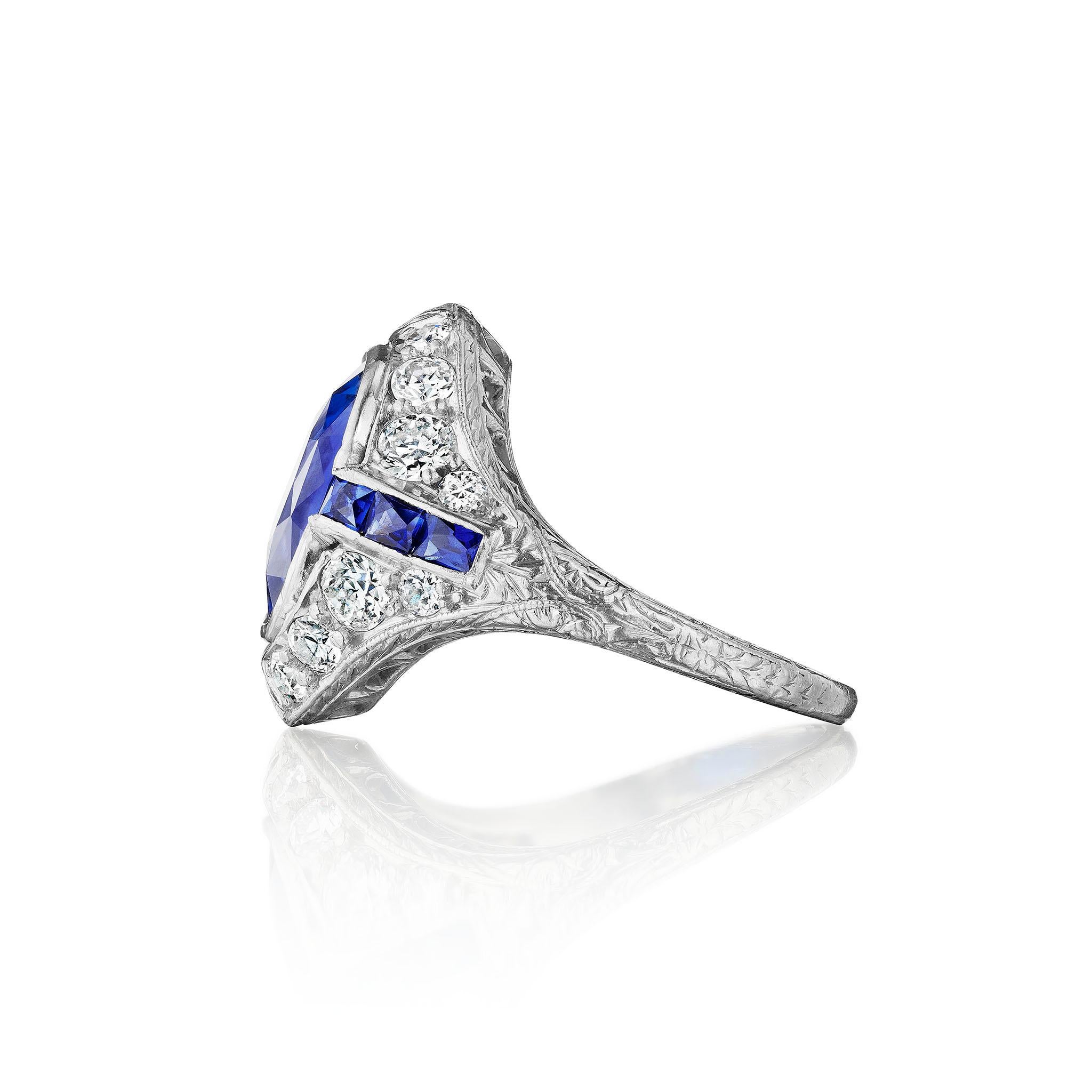 Marcus & Co. Anillo Art Déco AGL Zafiro de Ceilán Sin Calor Corte oval en venta