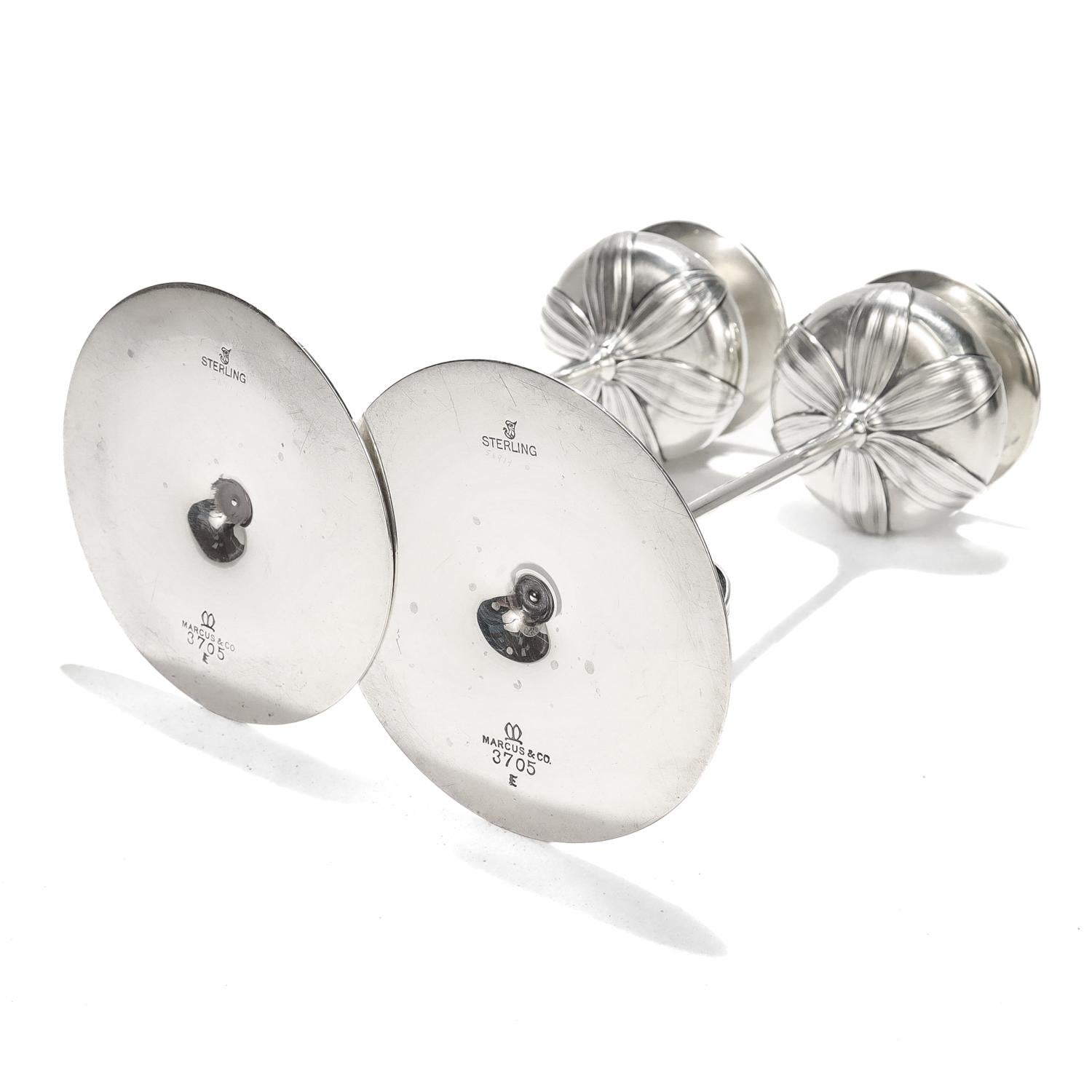Marcus & Co. Coppia di candelabri in argento Sterling con Towle a fiori di tulipani in vendita 4