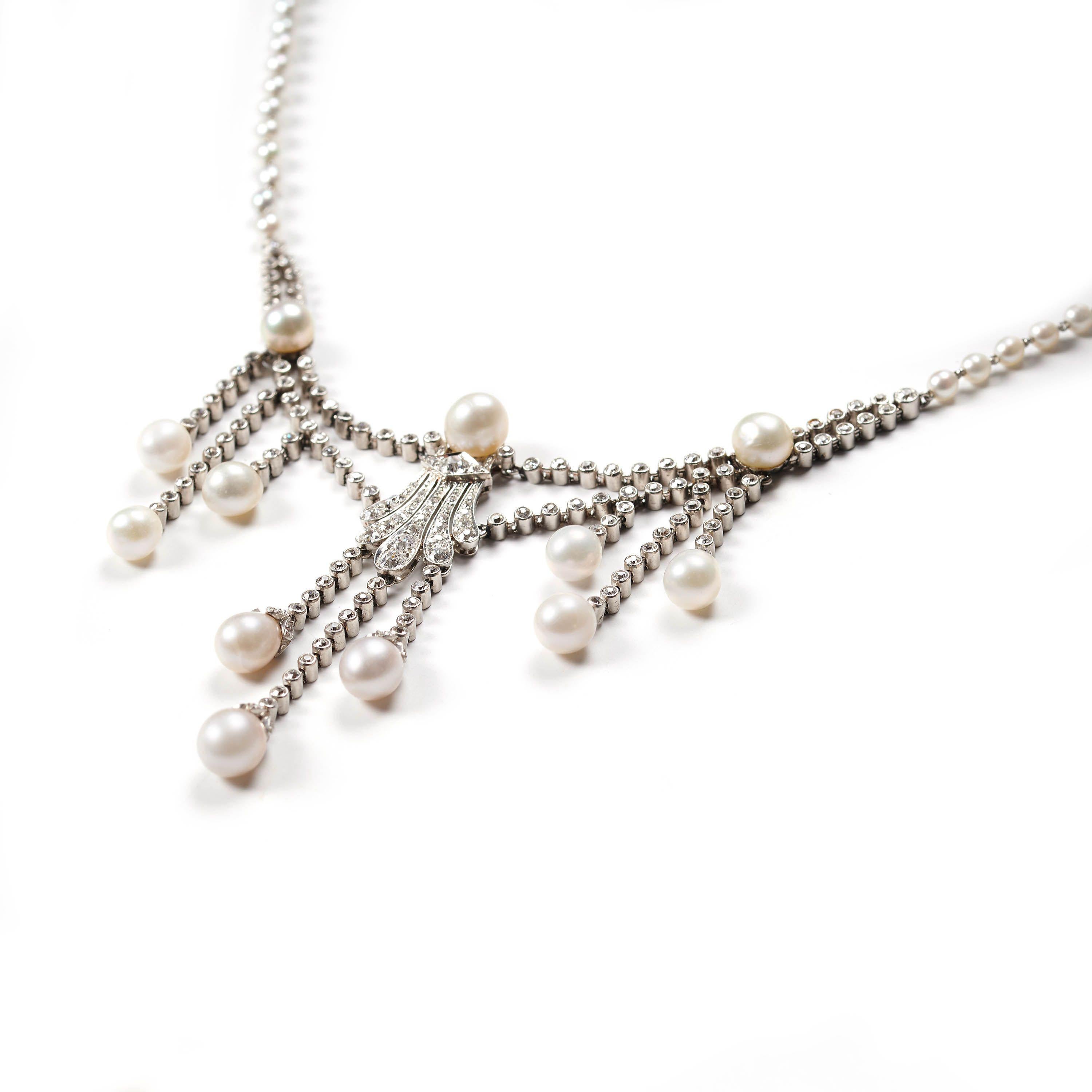Belle Époque Collana Marcus con perle naturali, diamanti e platino, CIRCA 1920 in vendita