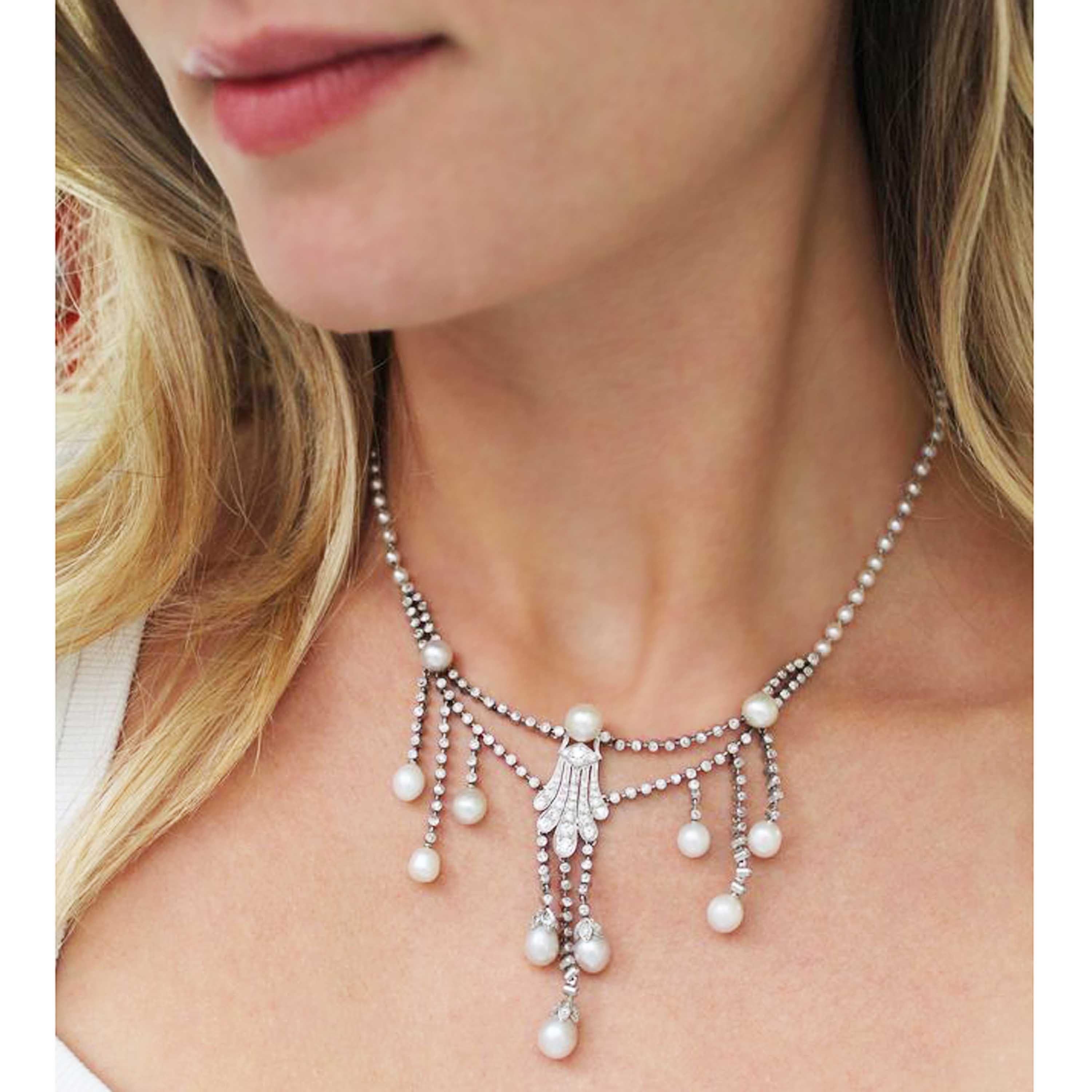 Donna Collana Marcus con perle naturali, diamanti e platino, CIRCA 1920 in vendita