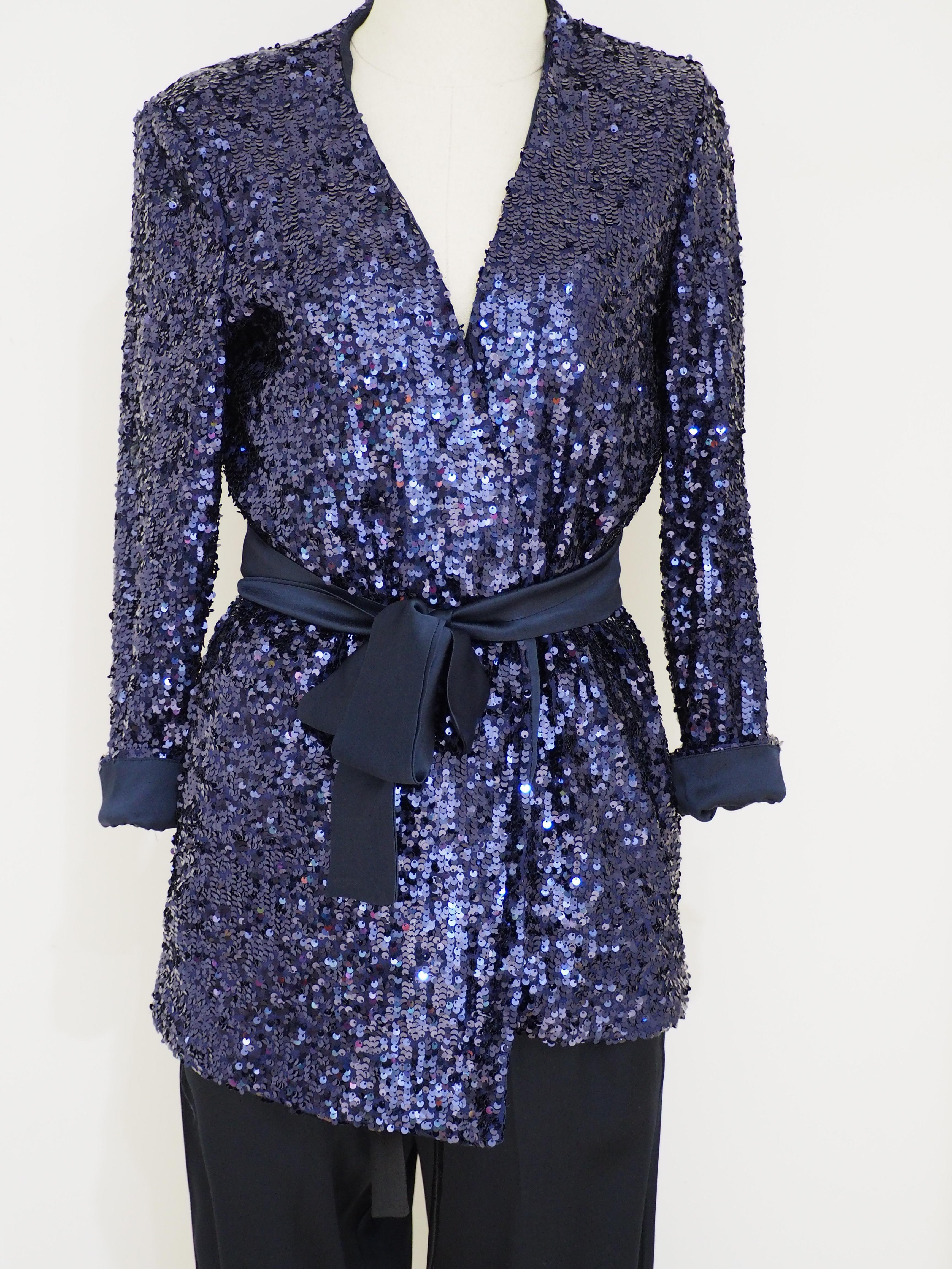 Marella blouse and pants suit 
Blue sequins blouse with black belt and dark blue pants suit made in italt in size 42
