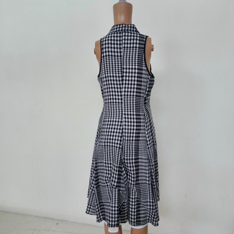Marella sleeveless midi dress in crisp black-and-white en venta 8