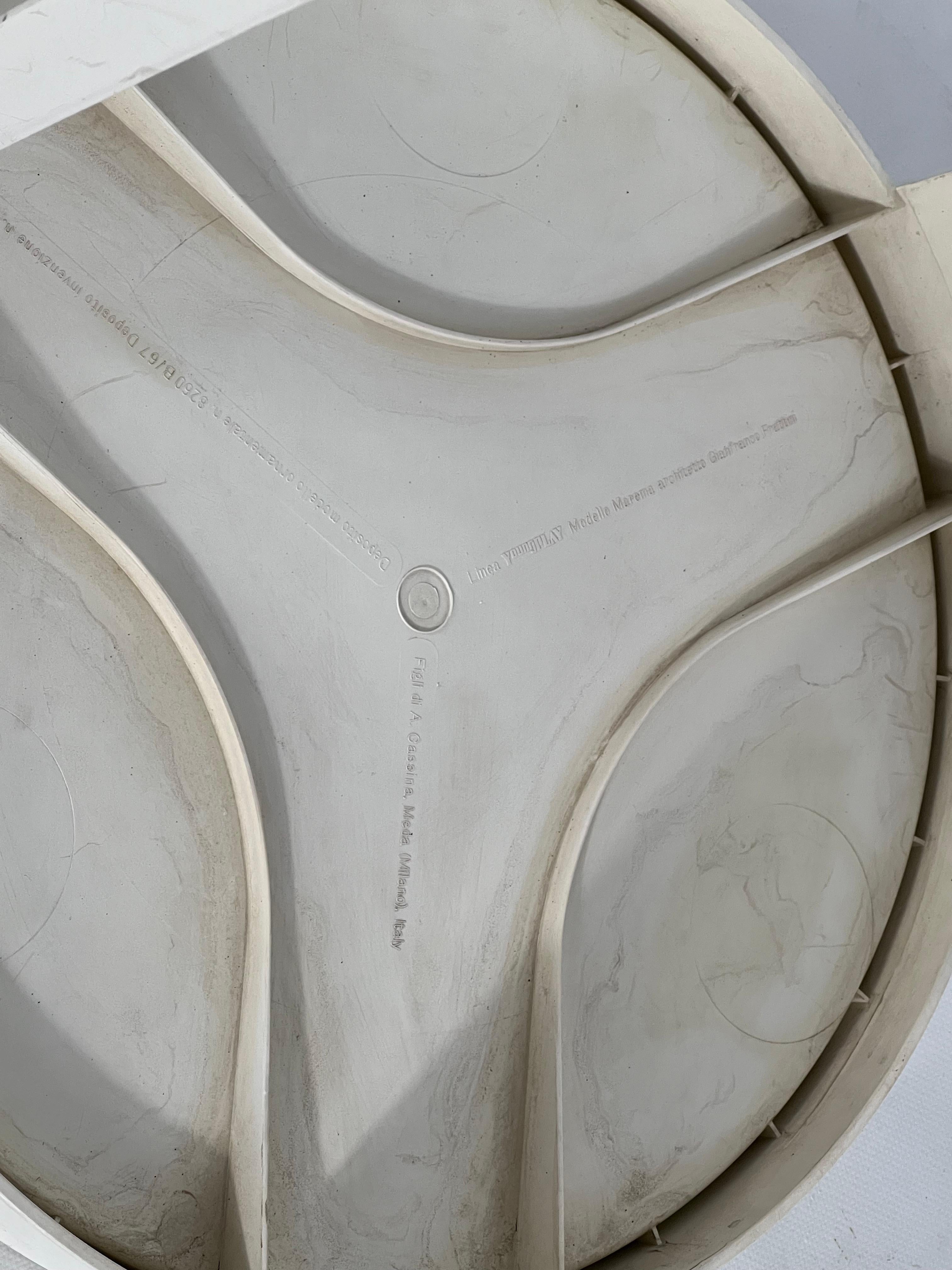 Ensemble de deux tables gigognes « Marema » de Gianfranco Frattini pour Cassina en vente 7
