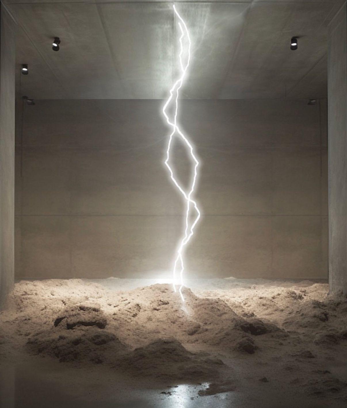 ESCULTURA Iluminación abstracta Rayo de luz LED Artista contemporáneo Mareo Rodriguez NUEVO en venta 1