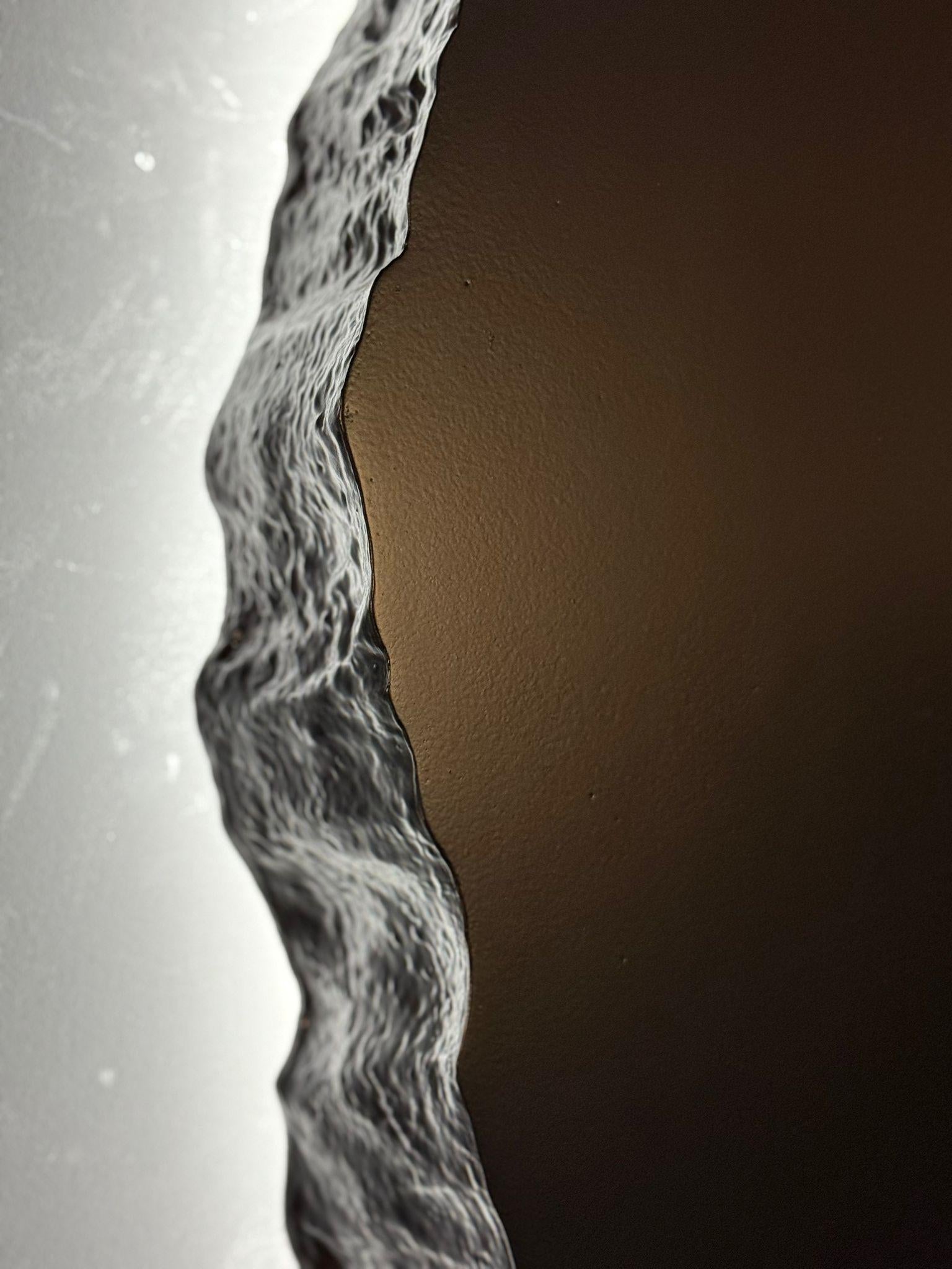 Sculpture murale noire abstraite résine LED Contemporay Mareo Rodriguez en vente 4