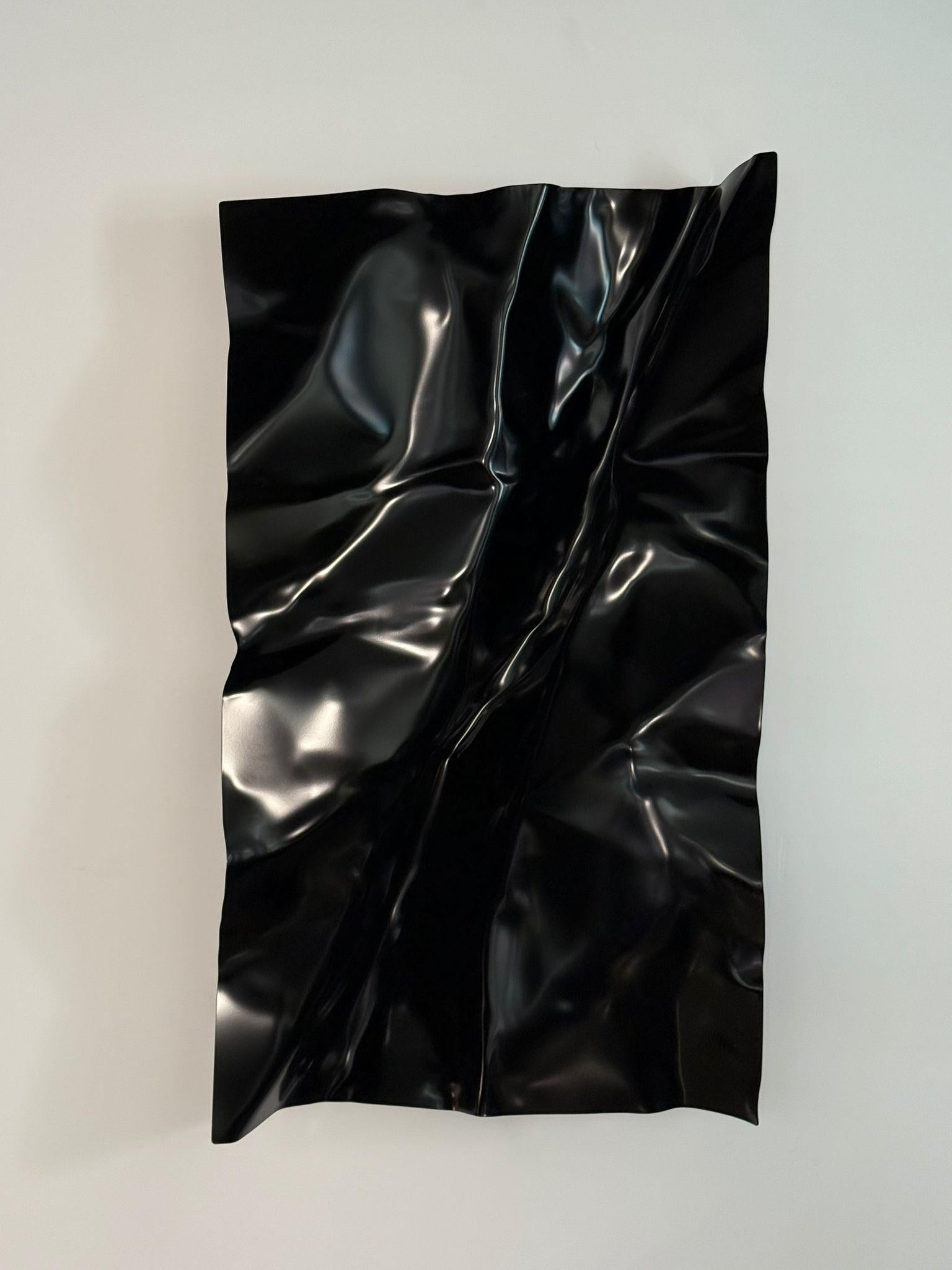 Sculpture murale abstraite Resine noire Ray Contemporay de l'artiste Mareo Rodriguez en vente 1