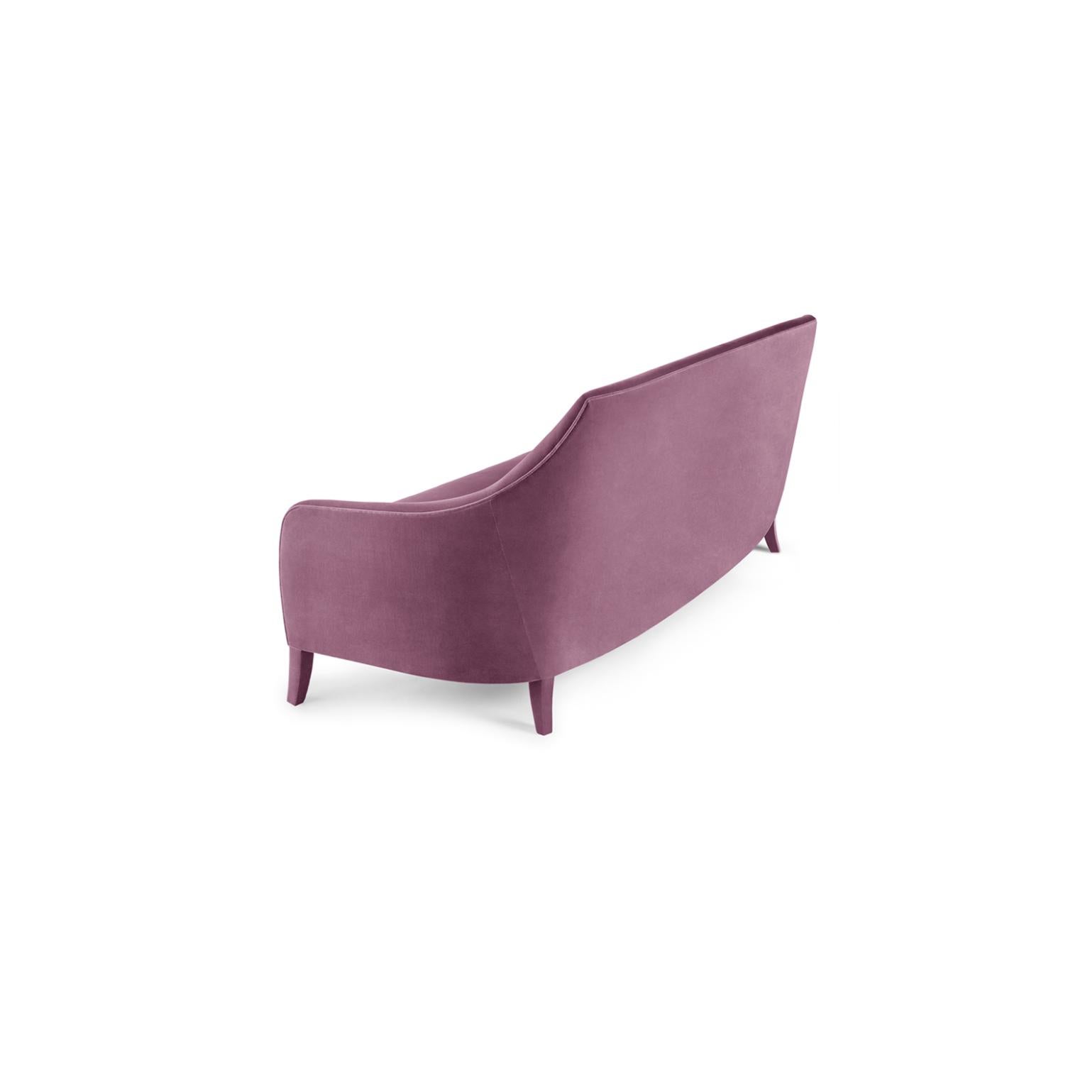 Margaret 210 Sofa by Munna
Dimensions : 92 x 210 x 95 cm : D 92 x L 210 x H 95 cm. SH : 48 cm.
MATERIAL : Bois, mousse et rembourrage.
Finition : Velours de coton, ref. Lilas CV15.

Disponible dans tous les tissus Munna, à l'exception de la soie