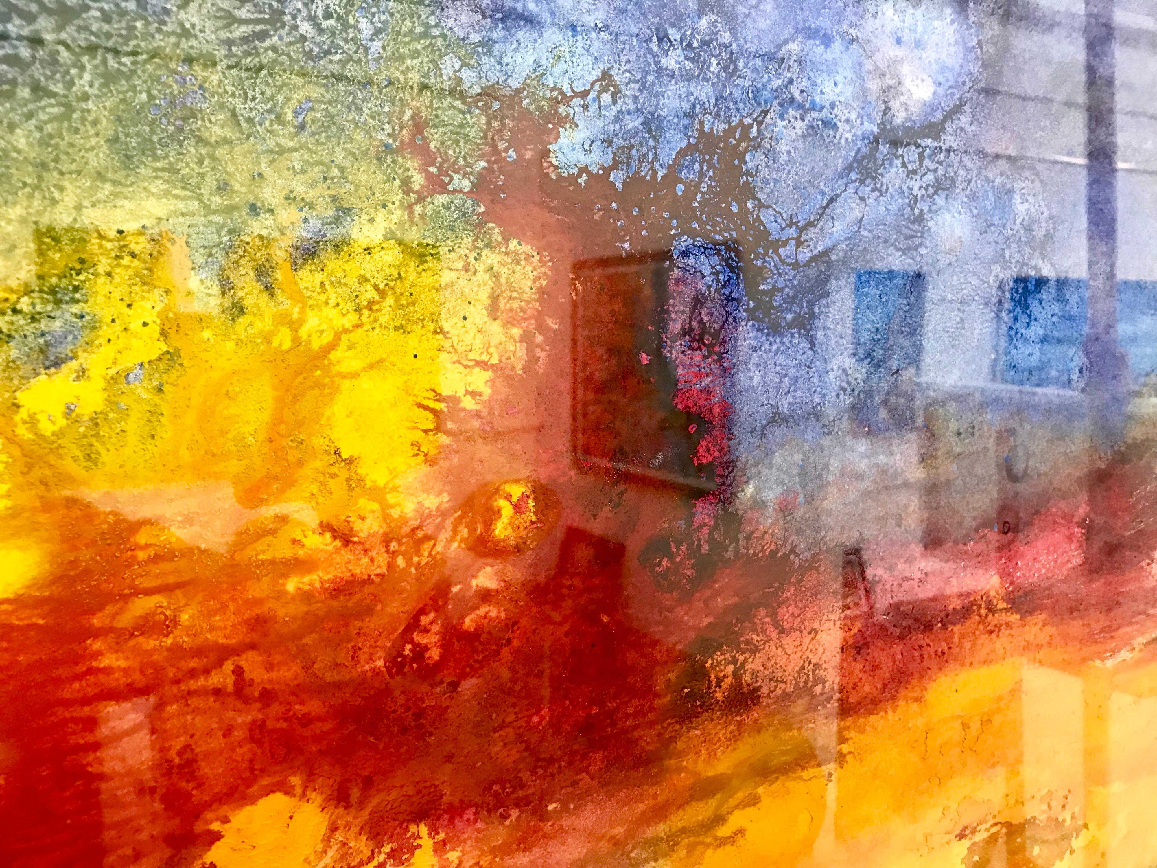 Pittura astratta 36 rosso arancio giallo verde colorata di un artista britannico - Abstract Painting Marrone di Margaret Francis