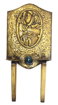 Margaret Gilmour Arts & Crafts-Wandleuchter aus Messing mit stilisierter Blumendekoration