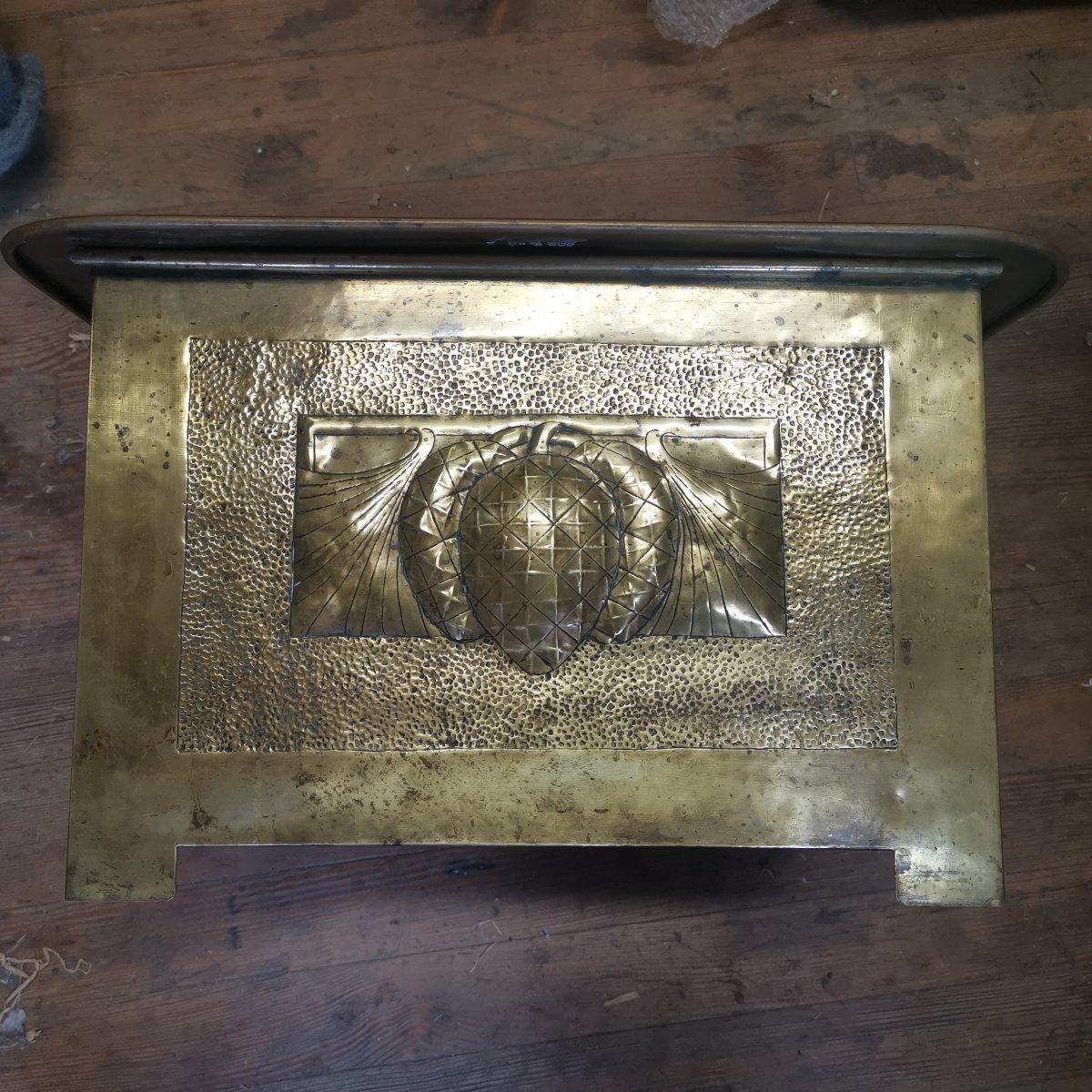 English Margaret Gilmour Attri Scottish Arts & Crafts Brass Coal Box with Thistle Detail For Sale