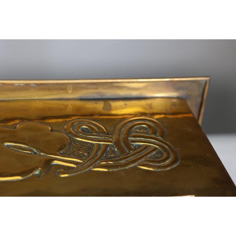 Margaret Gilmour School. A Glasgow School brass planter with floral decoration. For Sale 5