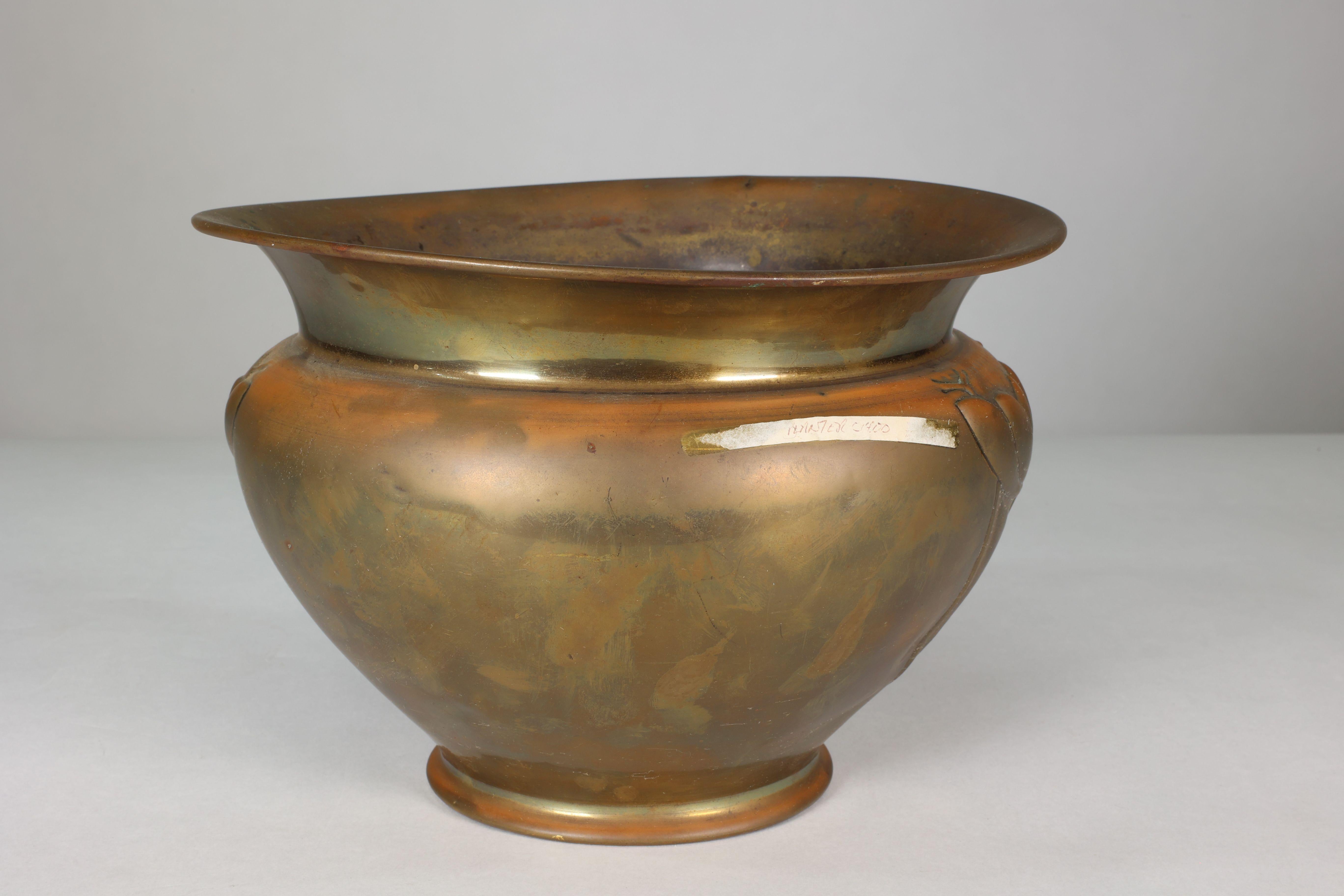 Arts and Crafts Margaret Gilmour school. A Glasgow style brass planter w. stylised floral detail