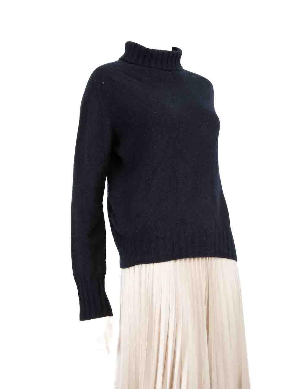 CONDITION is Very good. Minimal wear to jumper is evident. Minimal pilling to overall material on this used Margaret Howell designer resale item.
 
 
 
 Details
 
 
 Navy
 
 Cashmere
 
 Knit jumper
 
 Long sleeves
 
 Turtleneck
 
 
 
 
 
 Made in