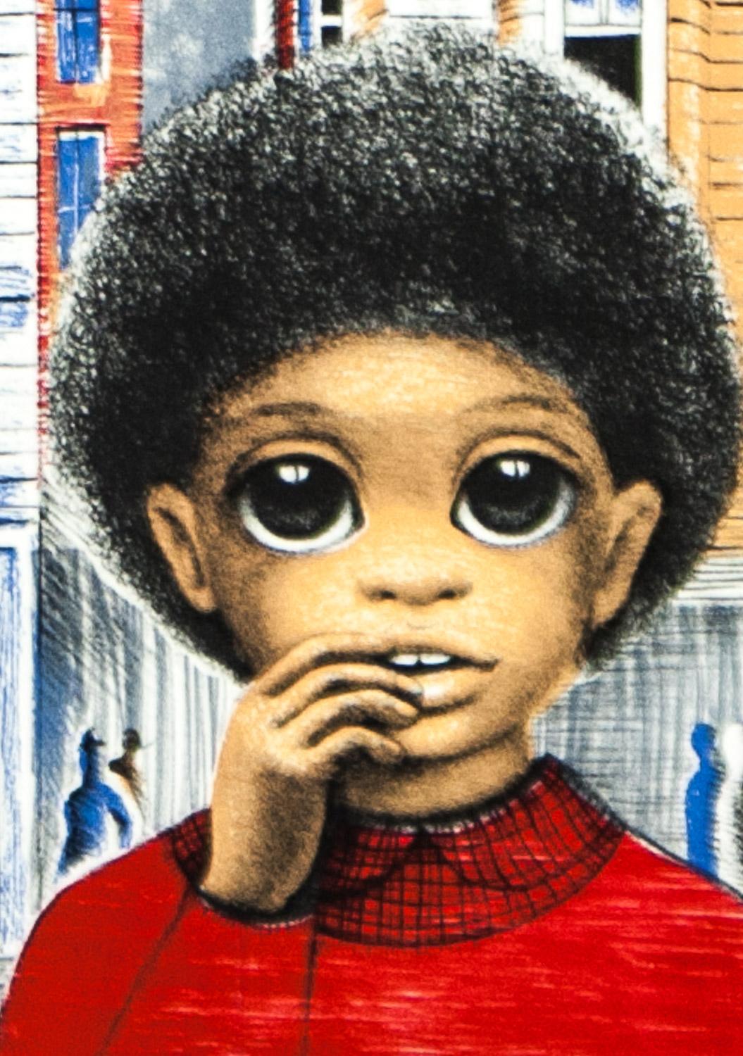        Boy in Red Shirt est une lithographie originale de Margaret Keane datant de 1980. Un jeune garçon en chemise rouge est vu devant un immeuble de trois étages dans une ville par un jour de ciel bleu. Lithographie originale en couleurs, édition