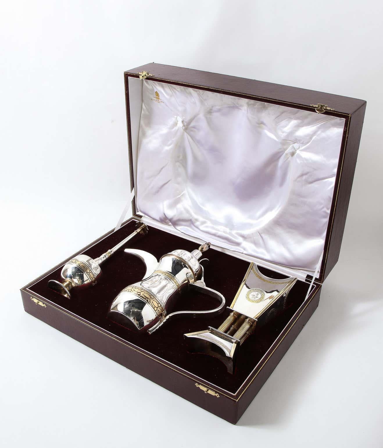 Margaret Thatcher and State of Qatar, Garrard & Co. Silver Gilt Presentation Set In Good Condition For Sale In New York, NY