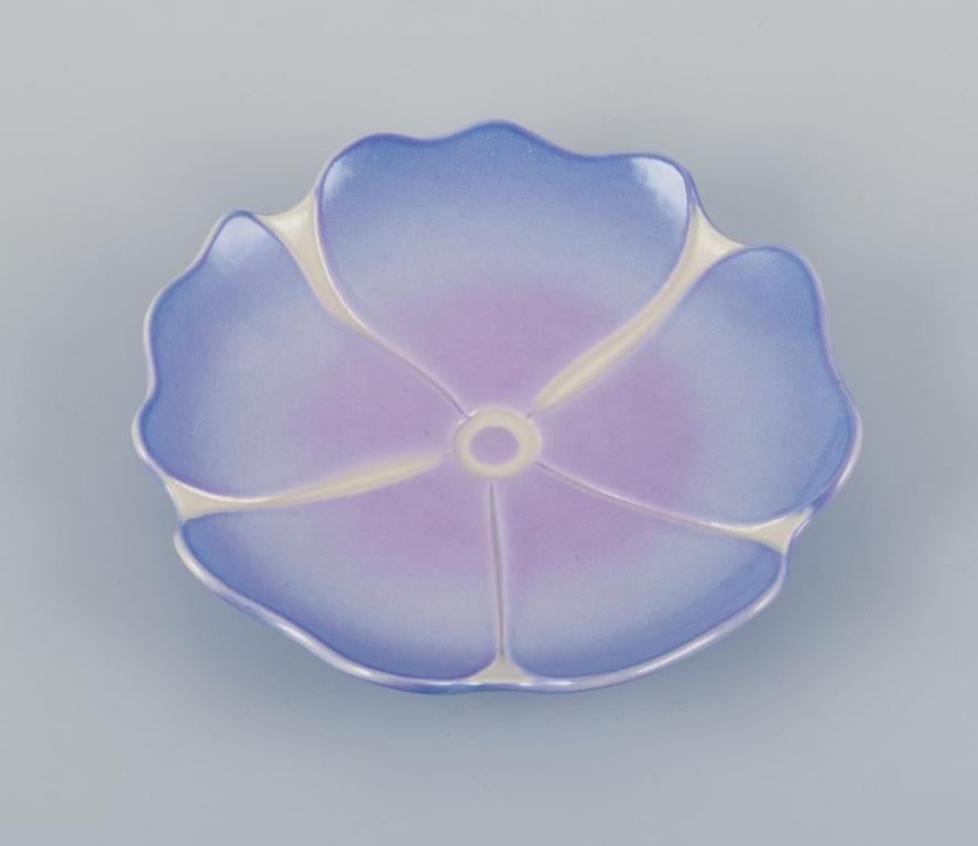 Margareta Hennix, Gustavsberg Studio. Bol en céramique unique en forme de fleur