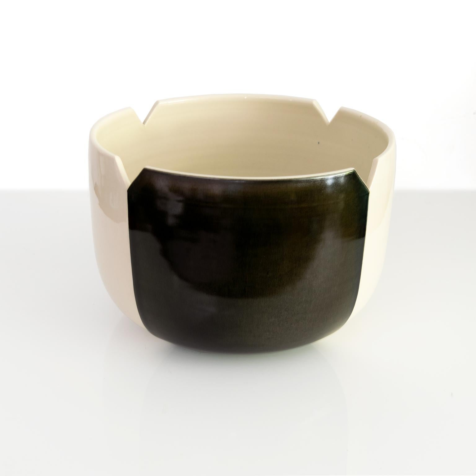 Margaretta Hennix Studio Bowl Gustavsberg 1982, Scandinavian Modern In Good Condition For Sale In New York, NY