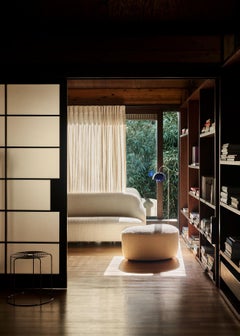 Margas LC5 Hocker - Ton 011 und schwarzer Sockel -  von Louise Liljencrantz