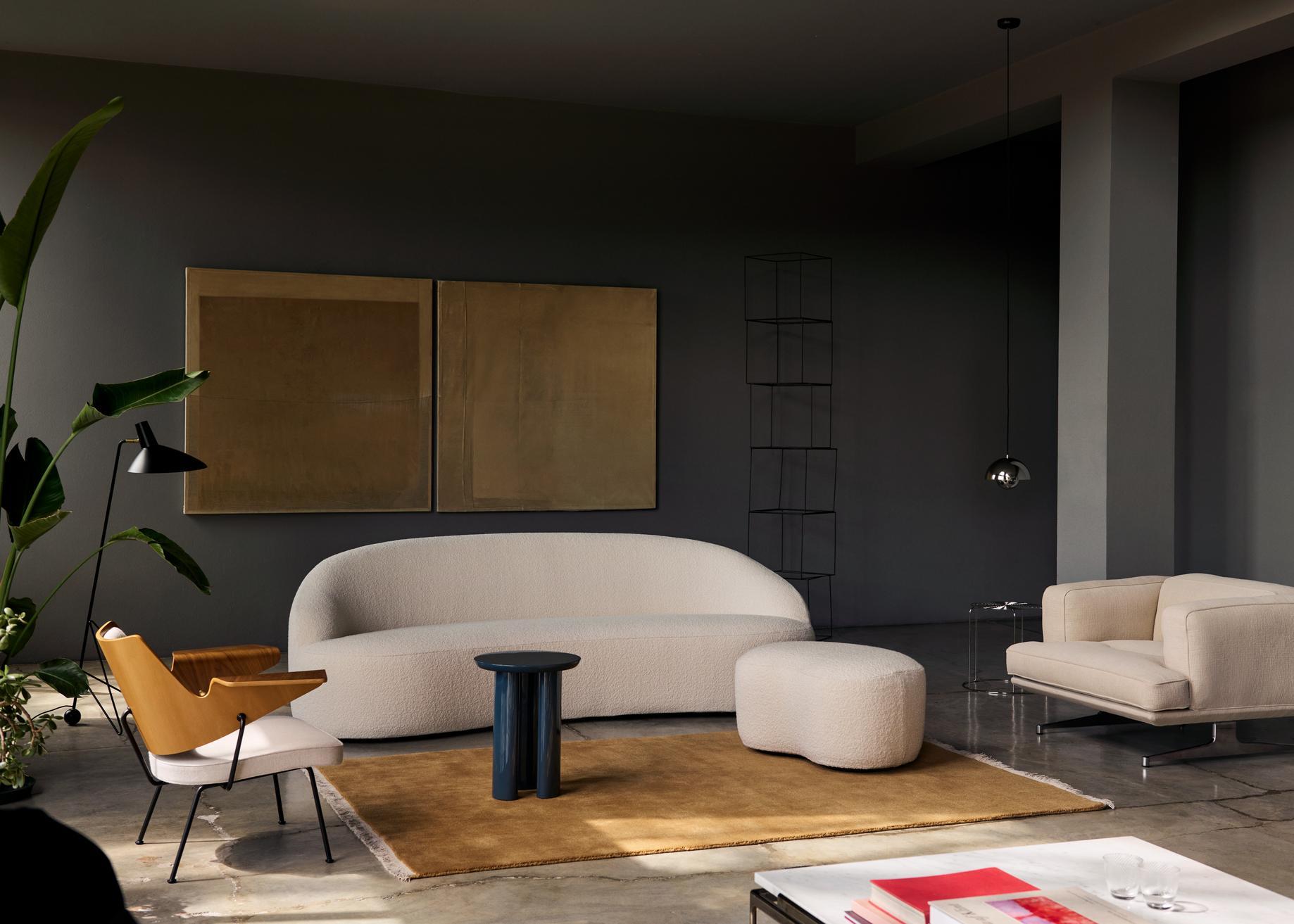 Scandinavo moderno Pouf LC5 di Margas - Karakorum 001 e base nera -  di Louise Liljencrantz in vendita