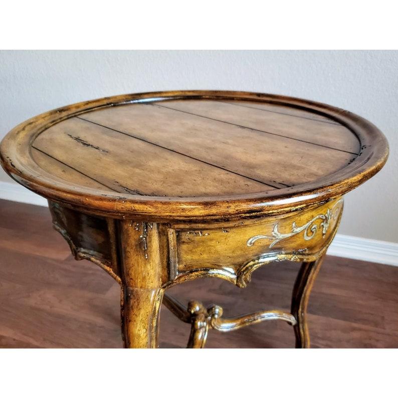 Marge Carson Les Marches Accent Table  In Good Condition For Sale In Forney, TX