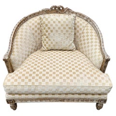 Marge Carson Fauteuil de bergère français de style Louis XVI Silver Leaf