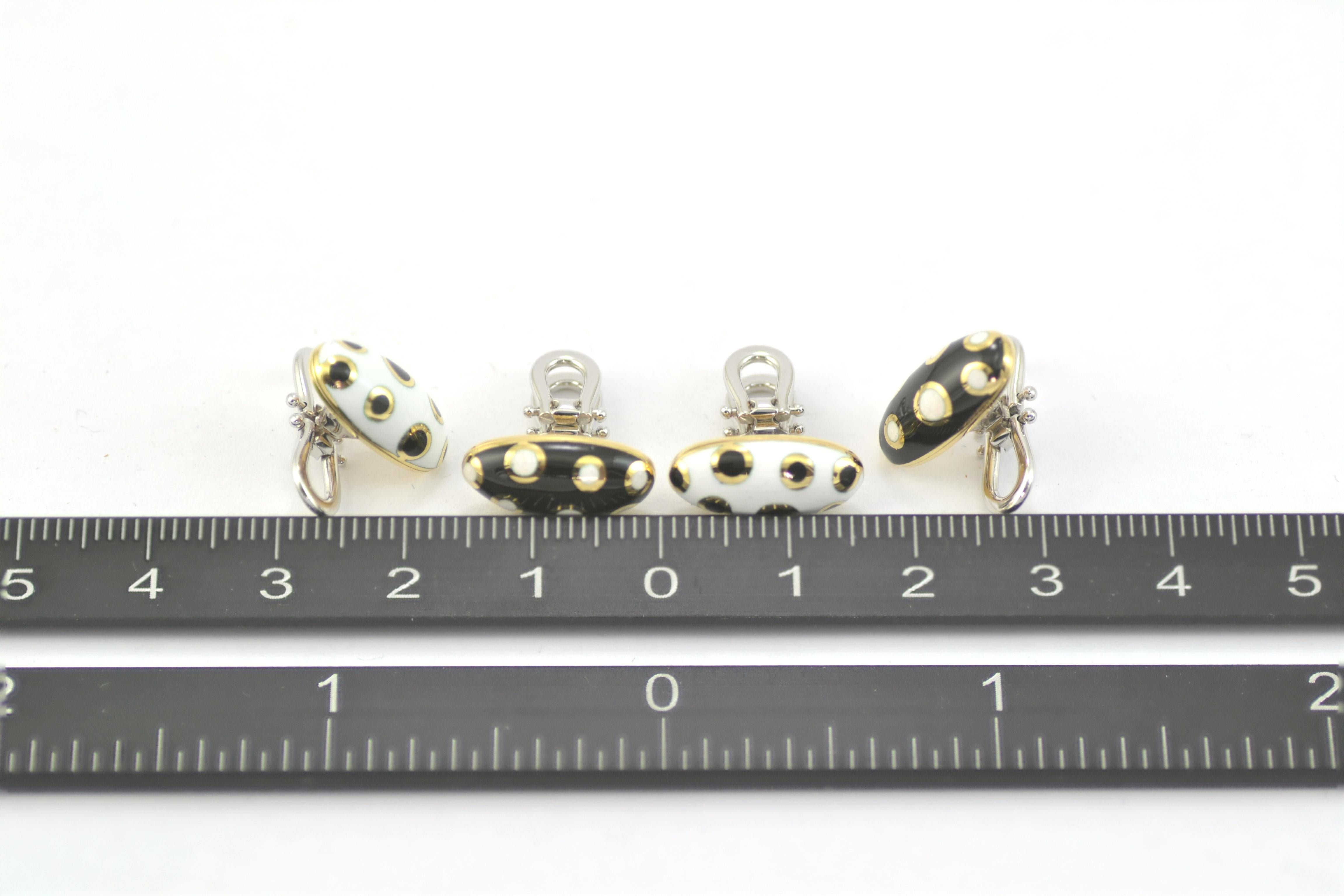 Round Cut  Black White Polka Dot  18 Kt Yellow Gold Enamel Studs Cufflinks Dress Set For Sale