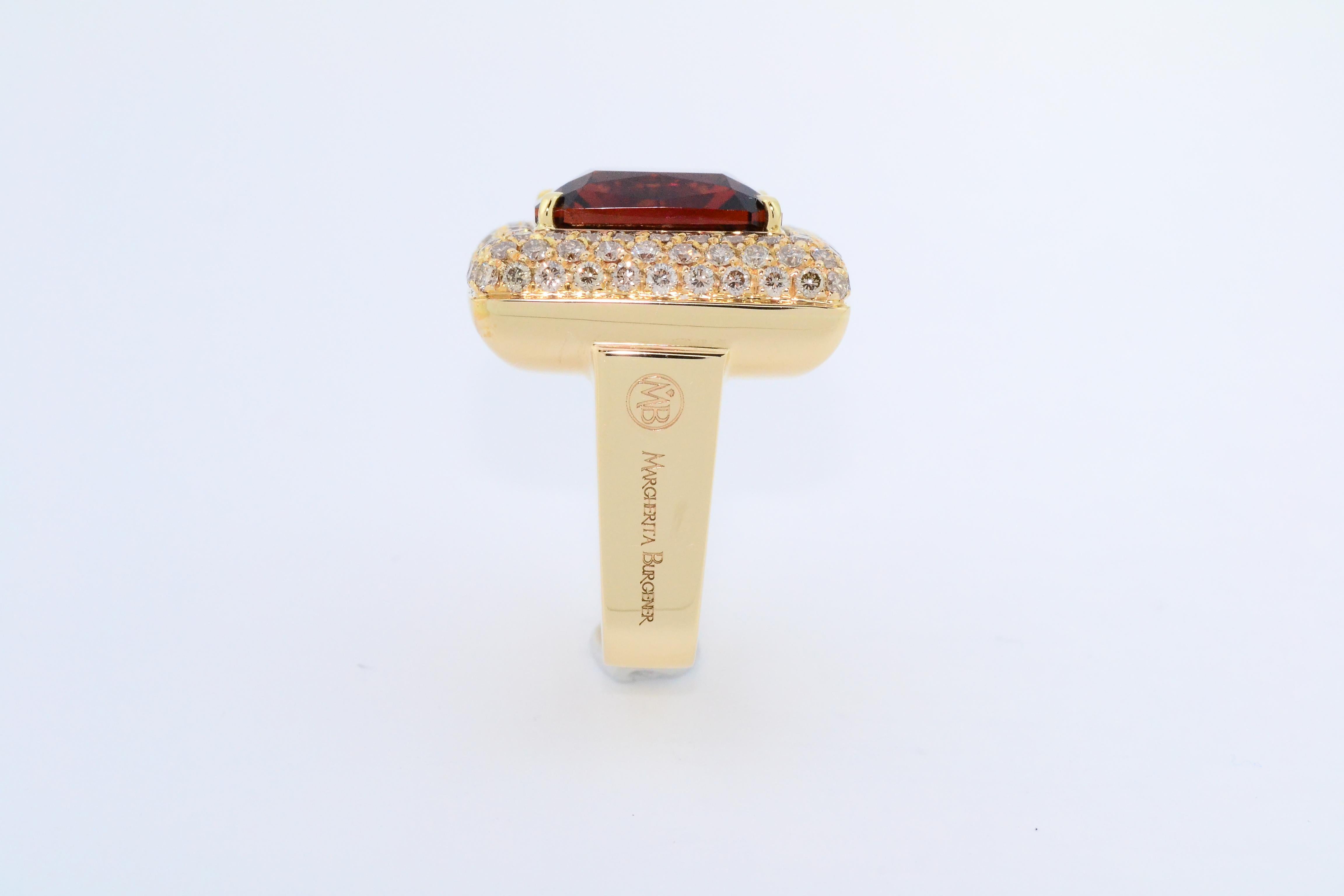 Margherita Burgener 18 Karat Gold Brown Diamond Citrine Quartz Cocktail Ring In New Condition In Valenza , IT