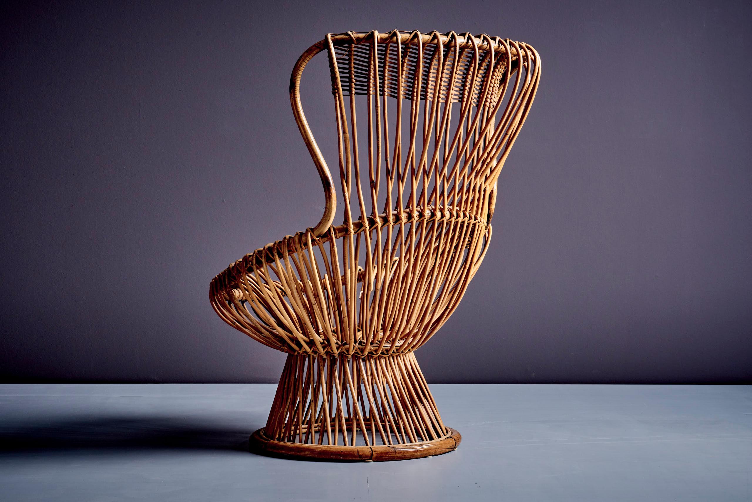 Fauteuil Margherita de Franco Albini pour Vittorio Bonacina. Fauteuil emblématique du milieu du siècle avec une structure en rotin tressé à la main. Conçu par Franco Albini et récompensé par la médaille d'or à la IXe Triennale de Milan. Une rare