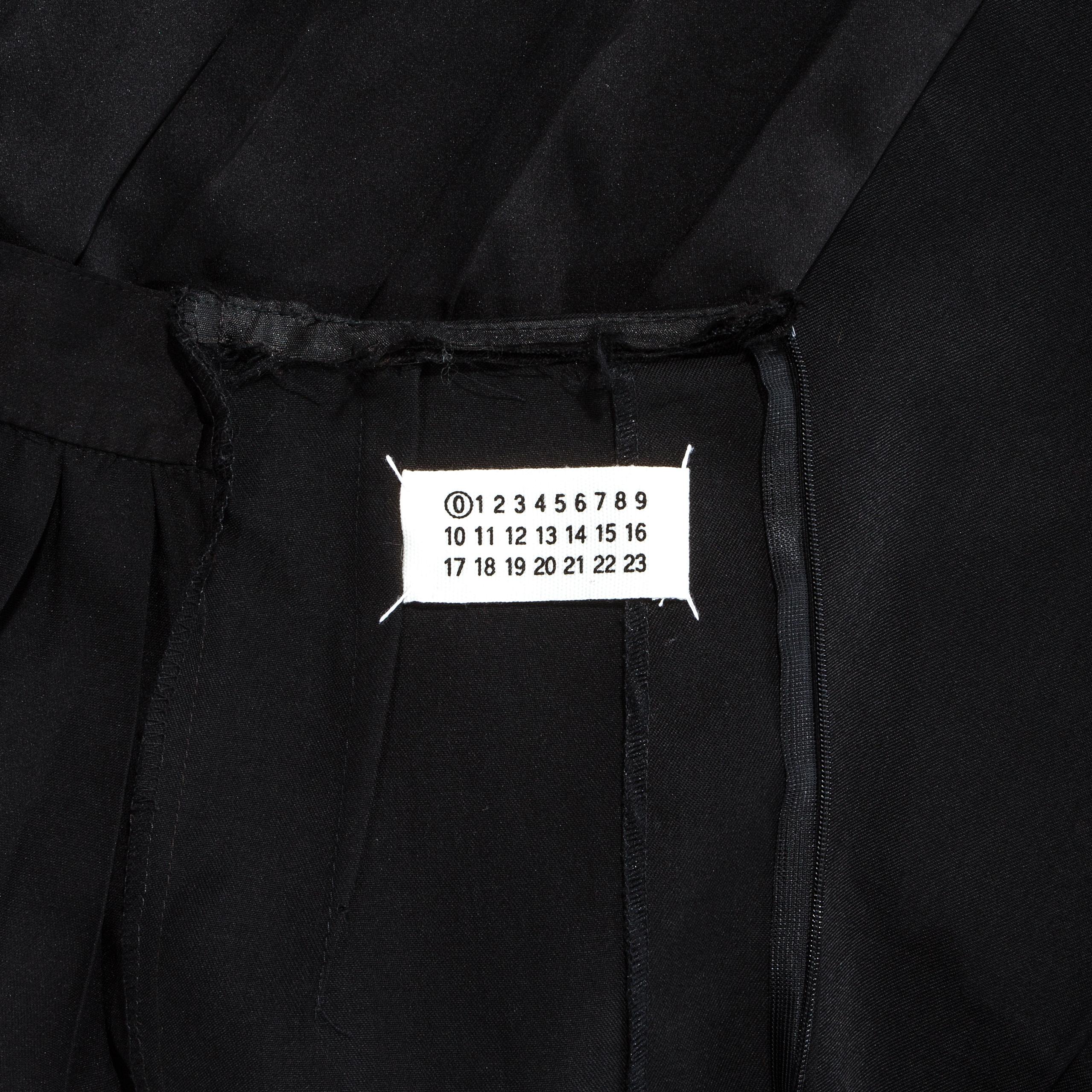 Margiela Artisanal black glove top and pleated skirt runway ensemble, ss 2001 5