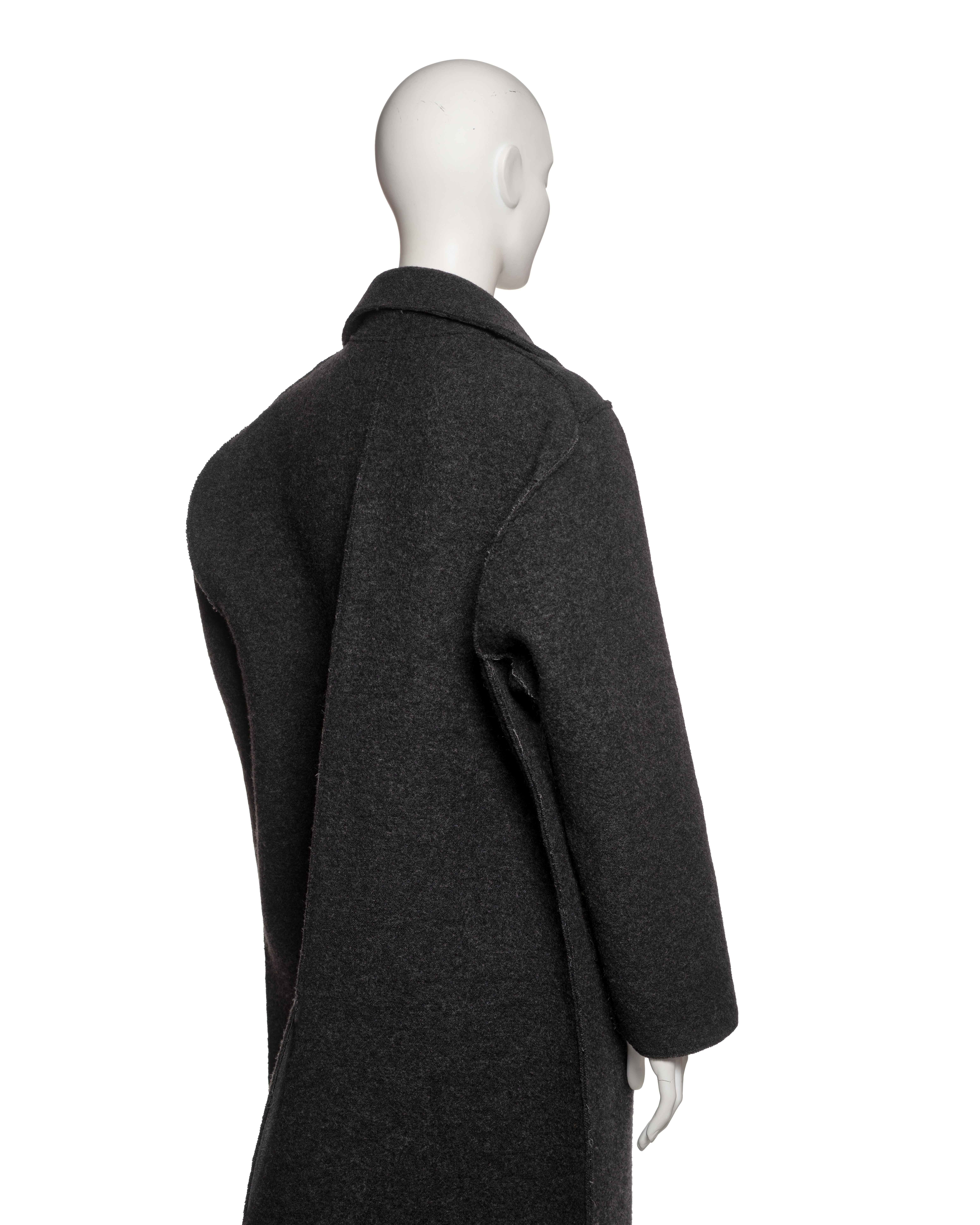 Margiela Manteau long plat en laine gris anthracite, FW 1998 en vente 5