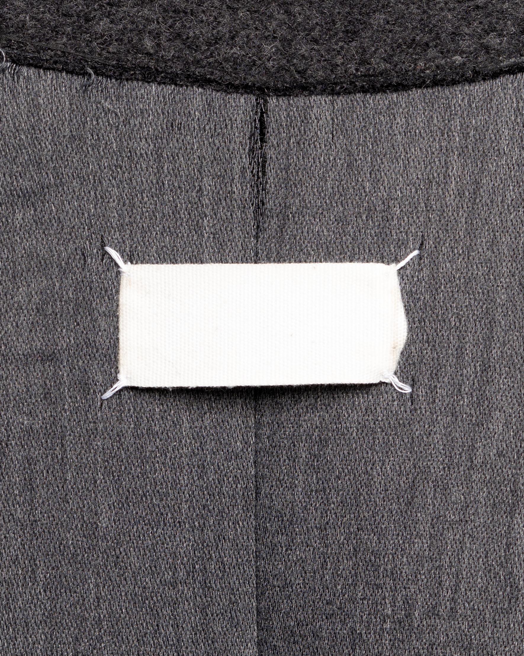 Margiela Manteau long plat en laine gris anthracite, FW 1998 en vente 13