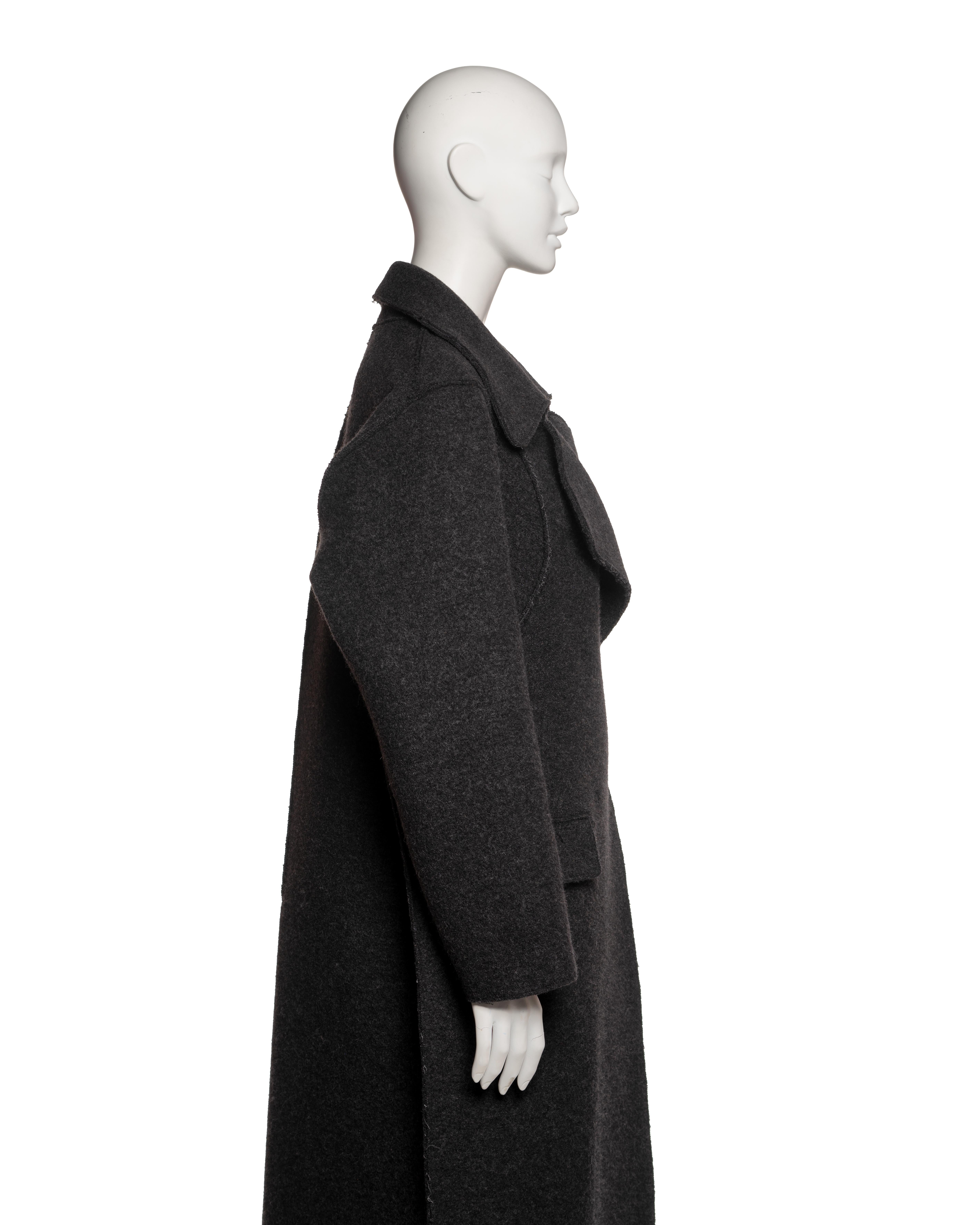 Margiela Manteau long plat en laine gris anthracite, FW 1998 en vente 3