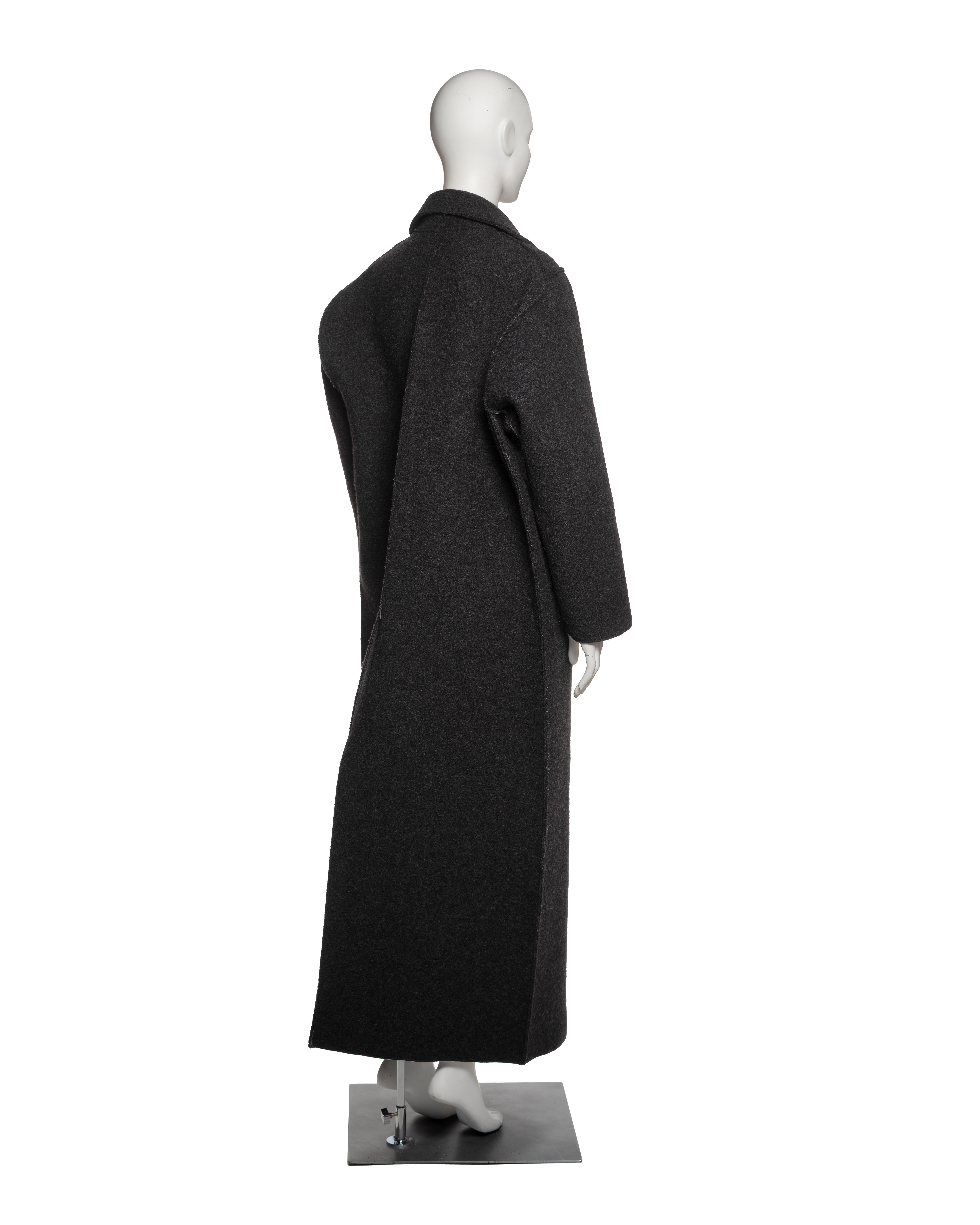 Margiela Manteau long plat en laine gris anthracite, FW 1998 en vente 4