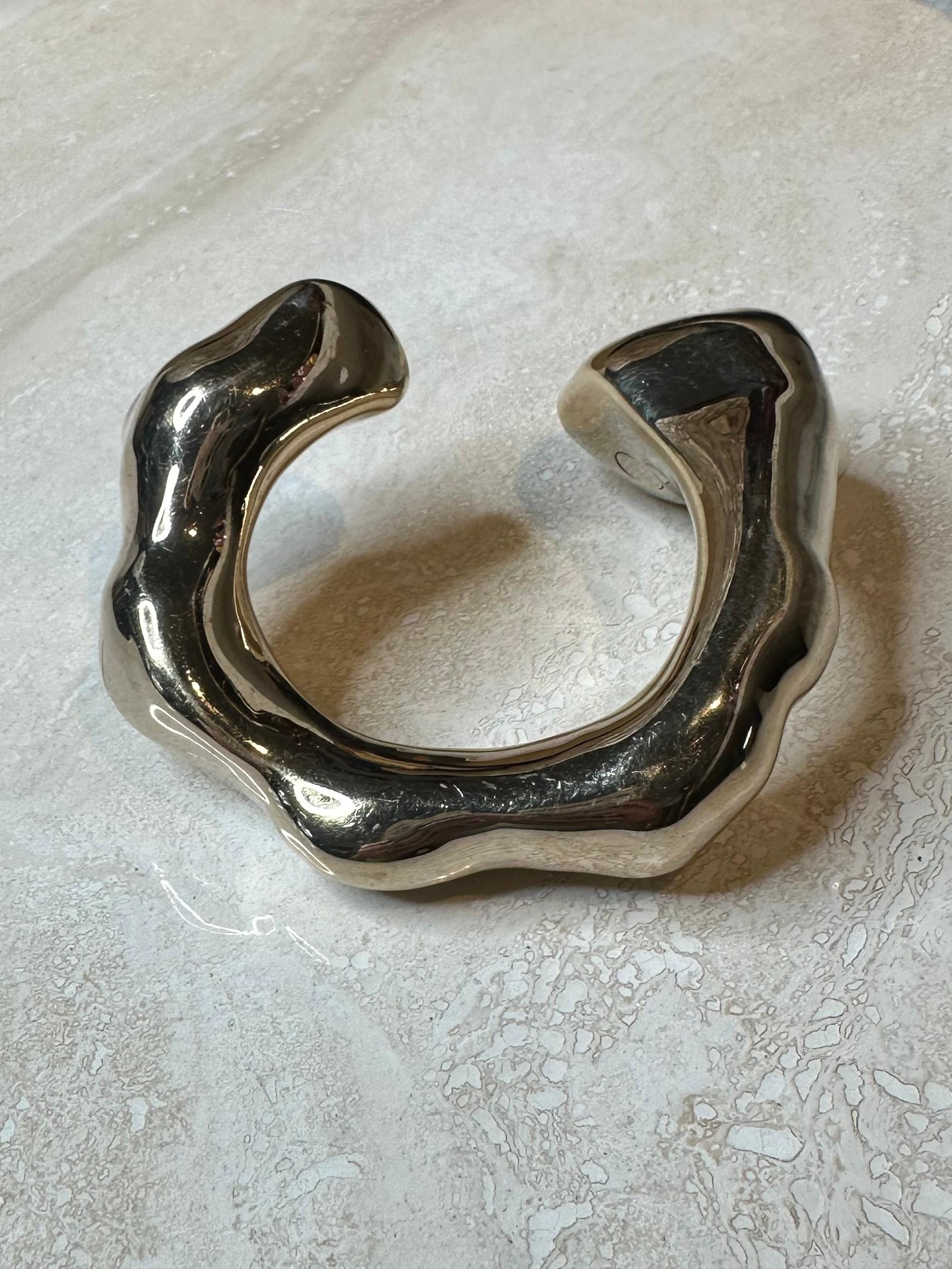 Bracelet jonc abstrait vintage Boho Margiela Bon état - En vente à Lake Worth Beach, FL