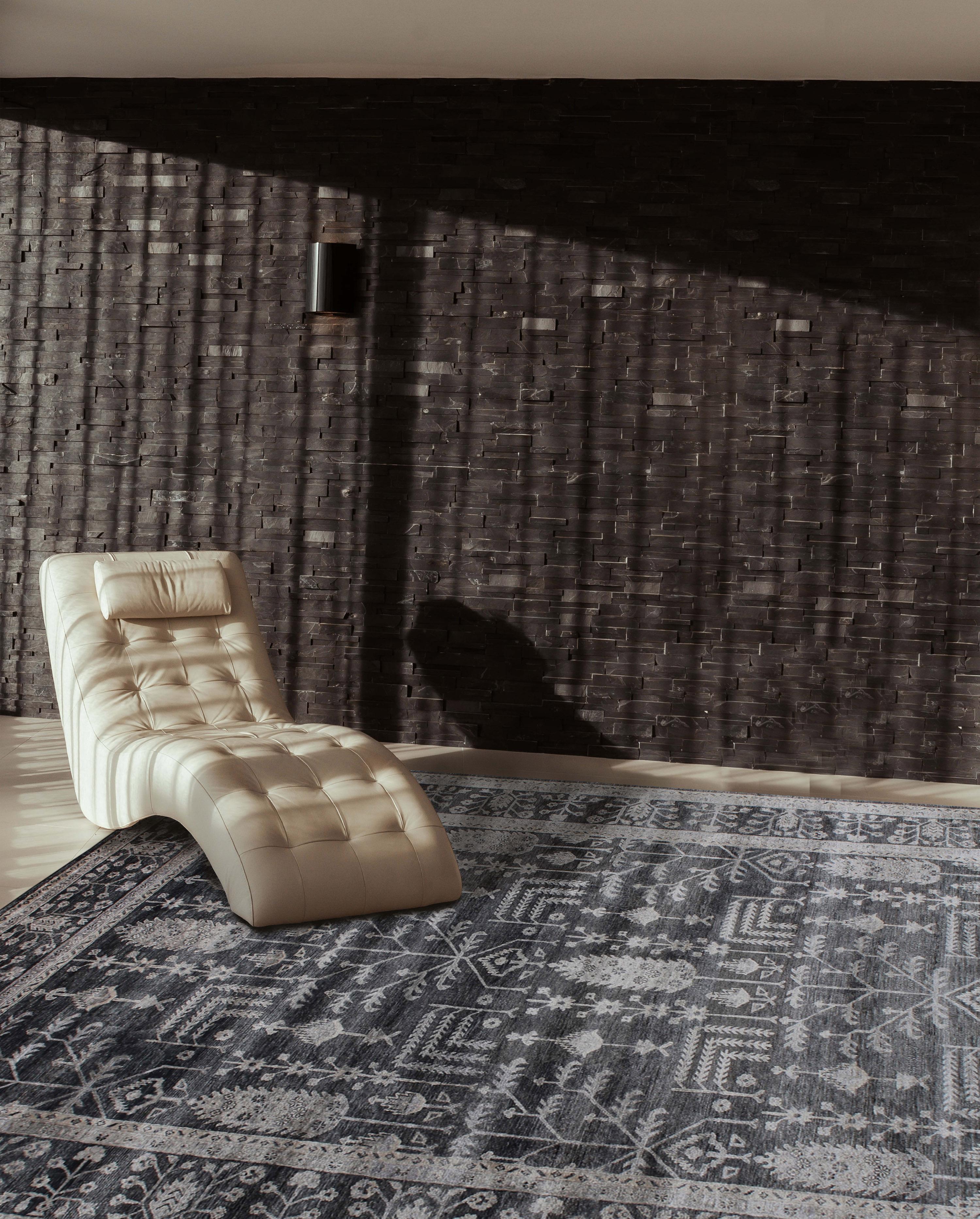 Die luxuriösen Teppiche der Collection'S Amberlynn zeichnen sich durch Schönheit und Eleganz aus und verleihen der Inneneinrichtung von Wohn- und Esszimmern eine neue und aufregende Dimension.

Diese unverwechselbare Kollektion feiner