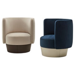 Margot est un petit fauteuil de forme circulaire qui semble vous enlacer.