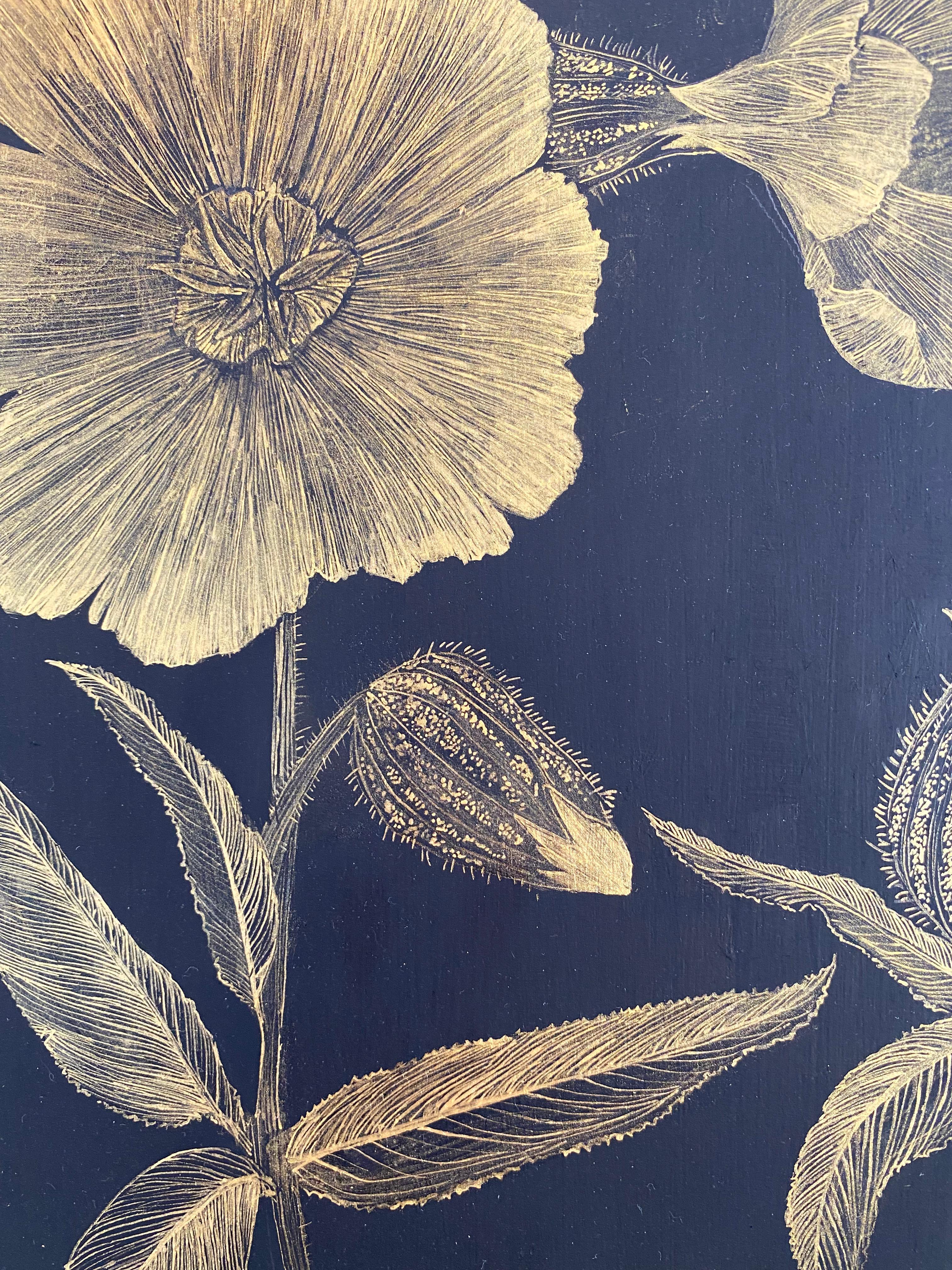 Malvavisco Dos - Flores Doradas Hojas Pintura Botánica Metalizada sobre Negro, 2021 en venta 2