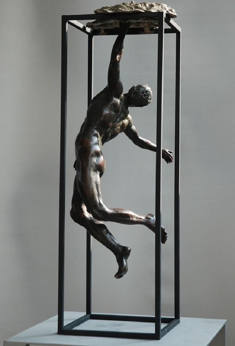 Azimuth-Bronze-Skulptur Klassische zeitgenössische Mythologie  – Sculpture von Margot Homan