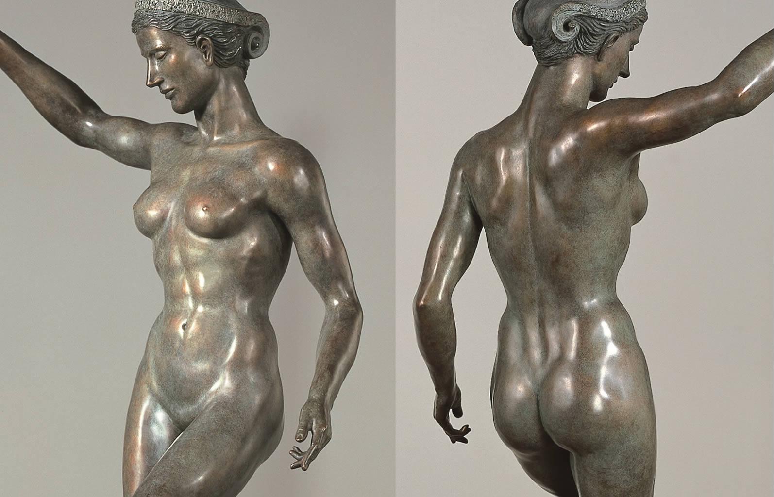 Ekstase Ectasy Bronze Sculpture Contemporary Classic Art . Including pedestal 194 cm.

The sculptures of Margot Homan (1956, Oss) show a perfect command of the old craft of modelling and sculpting, with which she continually develops an age old