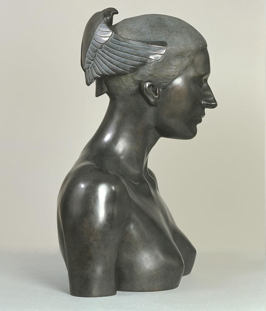 Gevleugelde Gedachte Winged Thought Bronze Sculpture Contemporary Classic

The sculptures of Margot Homan (1956, Oss) show a perfect command of the old craft of modelling and sculpting, with which she continually develops an age old tradition. In