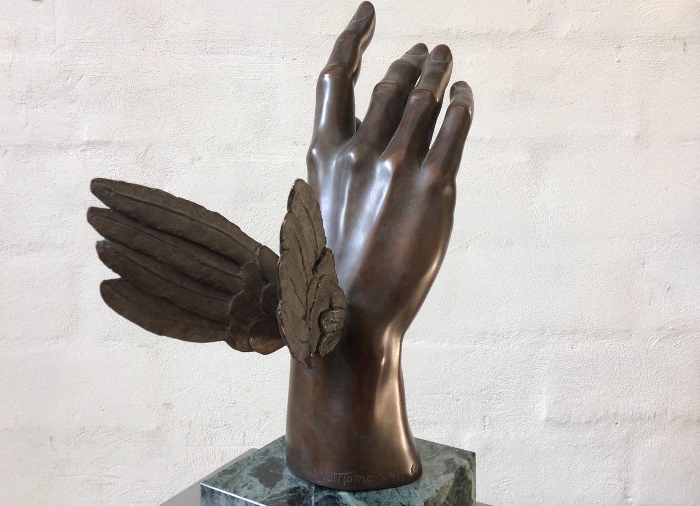 Gevleugelde Hand Winged Bronze Sculpture Contemporary Classic  - Gold Figurative Sculpture by Margot Homan