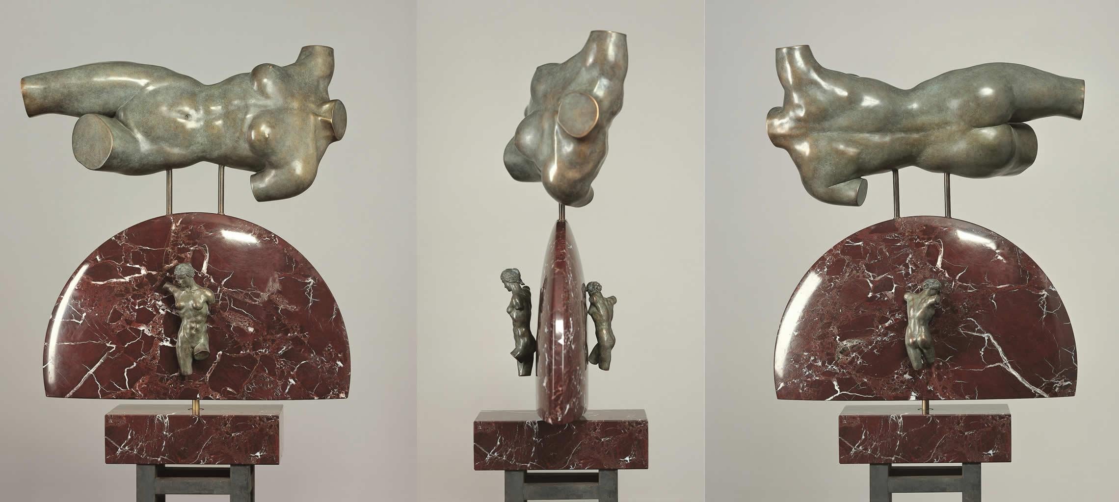 Mat-Bronze-Skulptur Zeitgenössische klassische Mythologie (Gold), Nude Sculpture, von Margot Homan