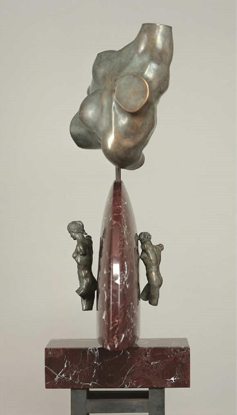 Maät Bronze Skulptur Zeitgenössische Klassische Mythologie

Die Skulpturen von Margot Homan (1956, Oss, Niederlande) zeigen eine perfekte Beherrschung des alten Handwerks des Modellierens und Bildhauens, mit dem sie eine jahrhundertealte Tradition