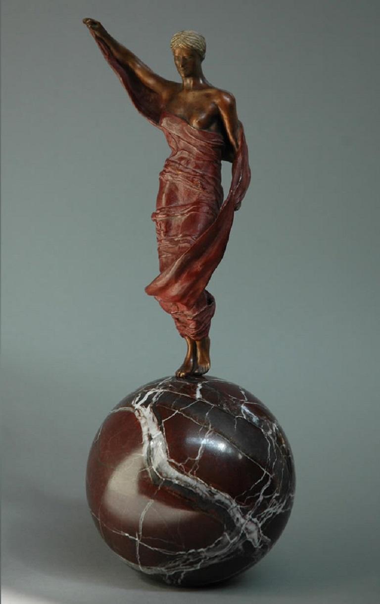 Rewind Small Bronze Sculpture Contemporary Classic Mythology with Pedestal. Size including pedestal.

The sculptures of Margot Homan (1956, Oss) show a perfect command of the old craft of modelling and sculpting, with which she continually develops